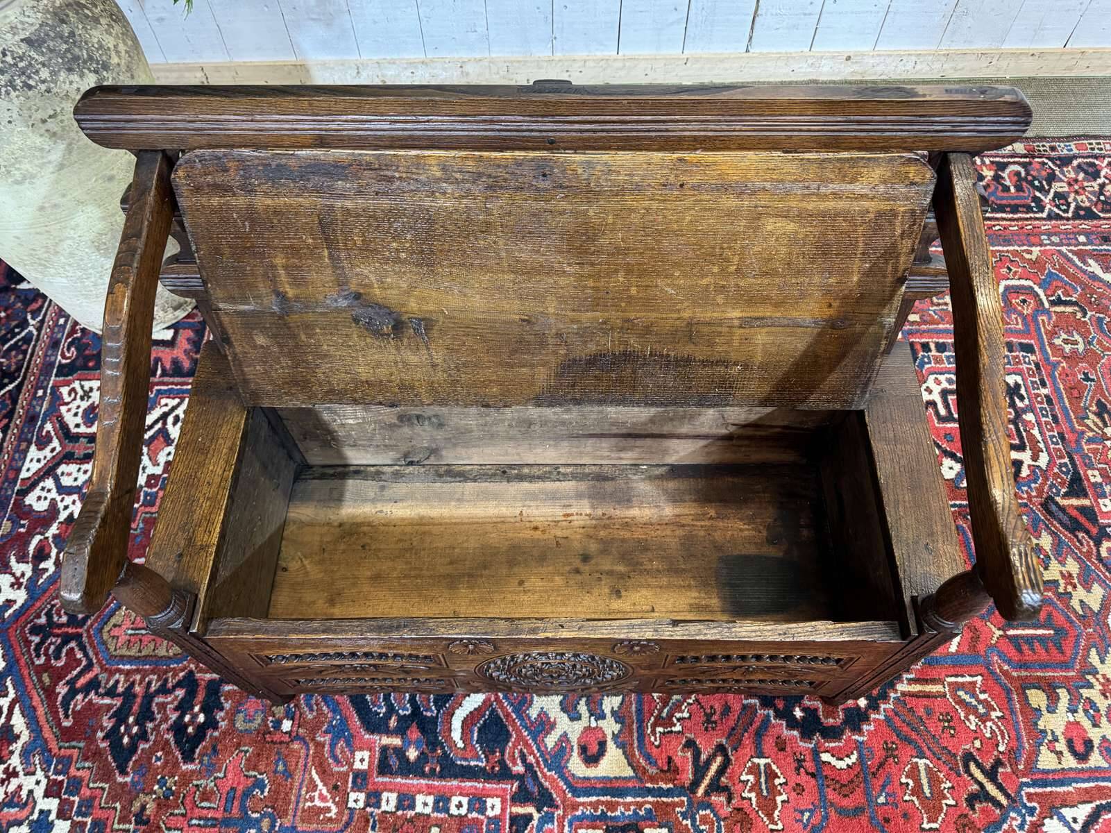 Chestnut bank chest from the 19th century.