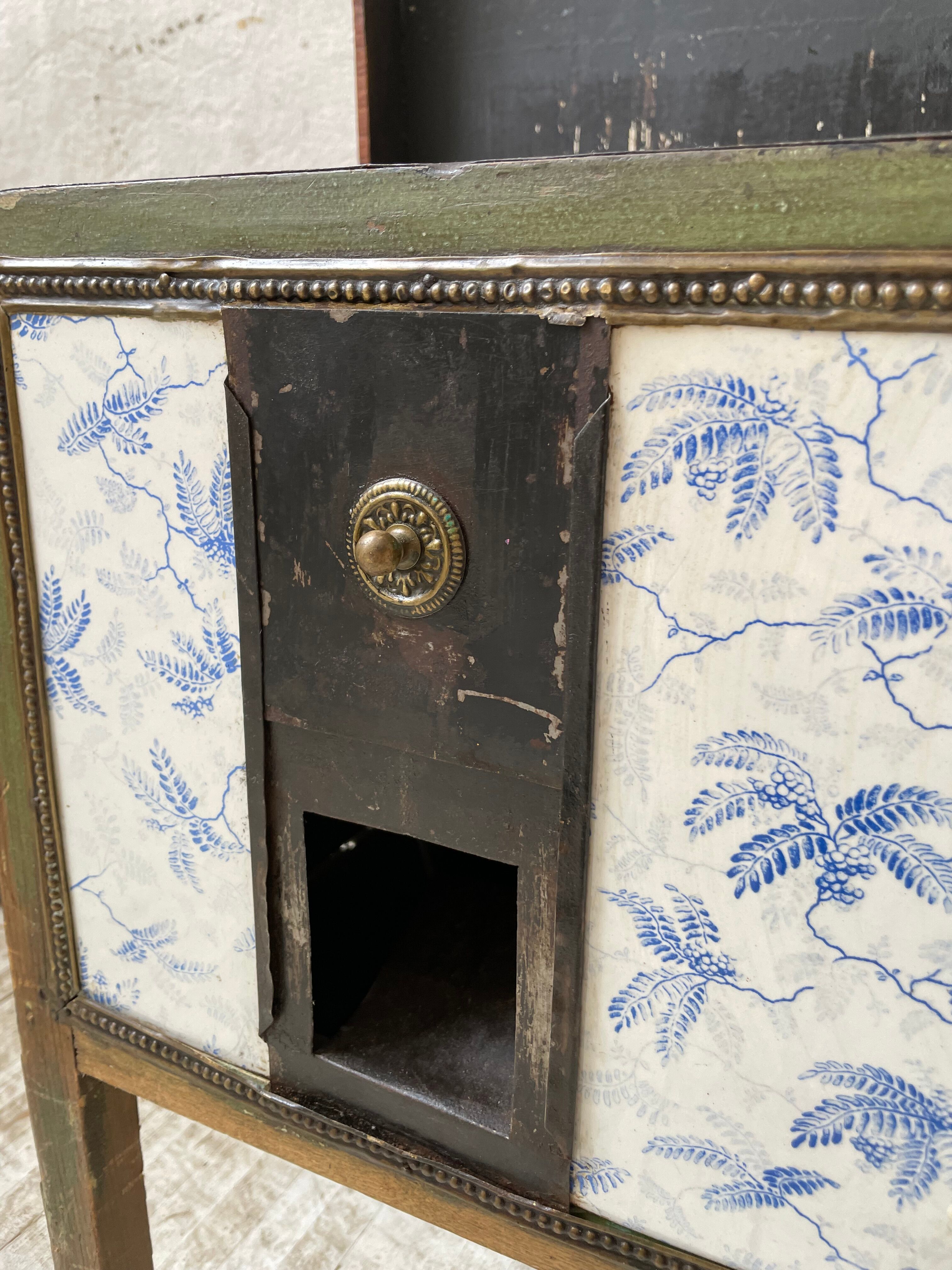 Children's toy stove antique