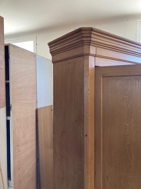 Wardrobe 2 doors old