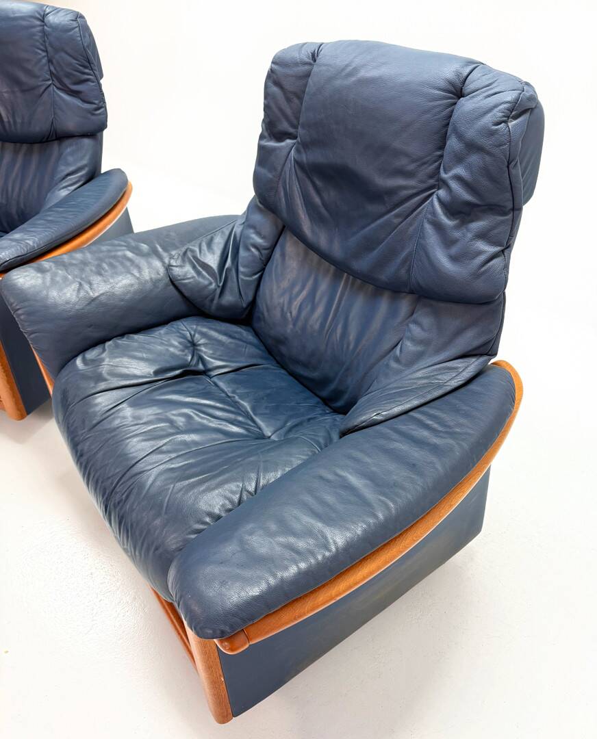 Ekornes Stressless — Pair of Adjustable Swivel Armchairs — Blue Leather