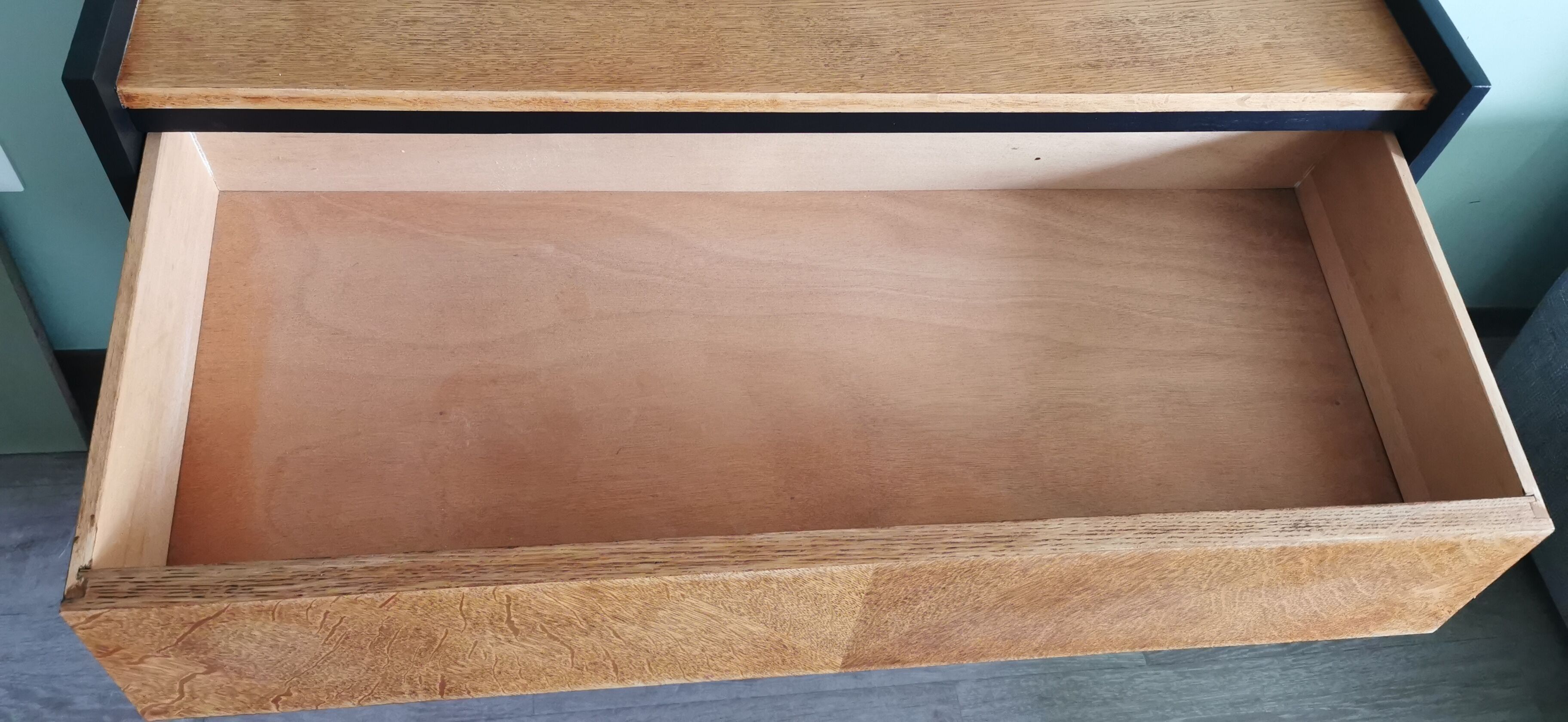 Vintage chest of drawers