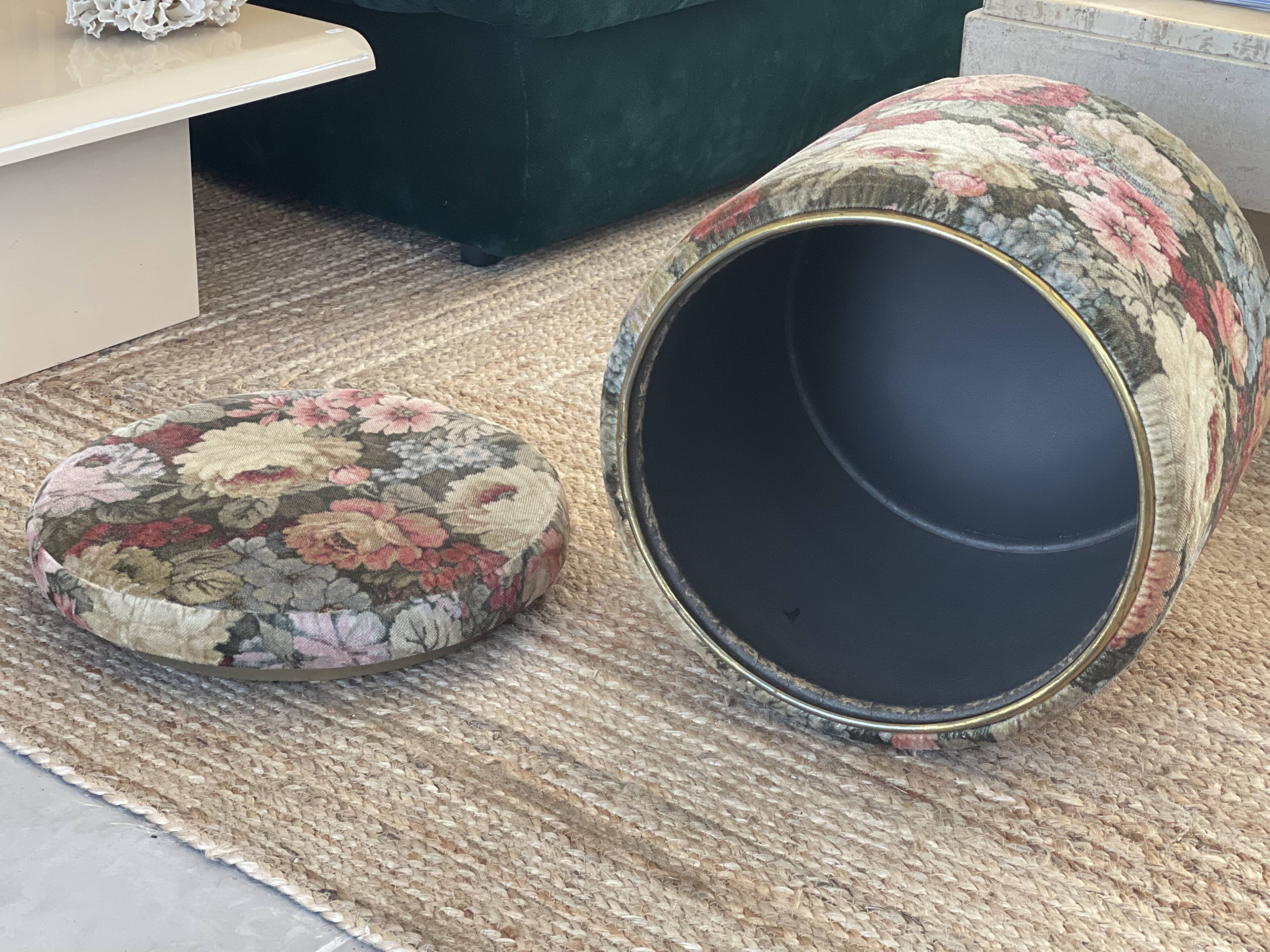 Pouf en velours 1970