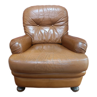 Fauteuil club ancien en cuir cognac