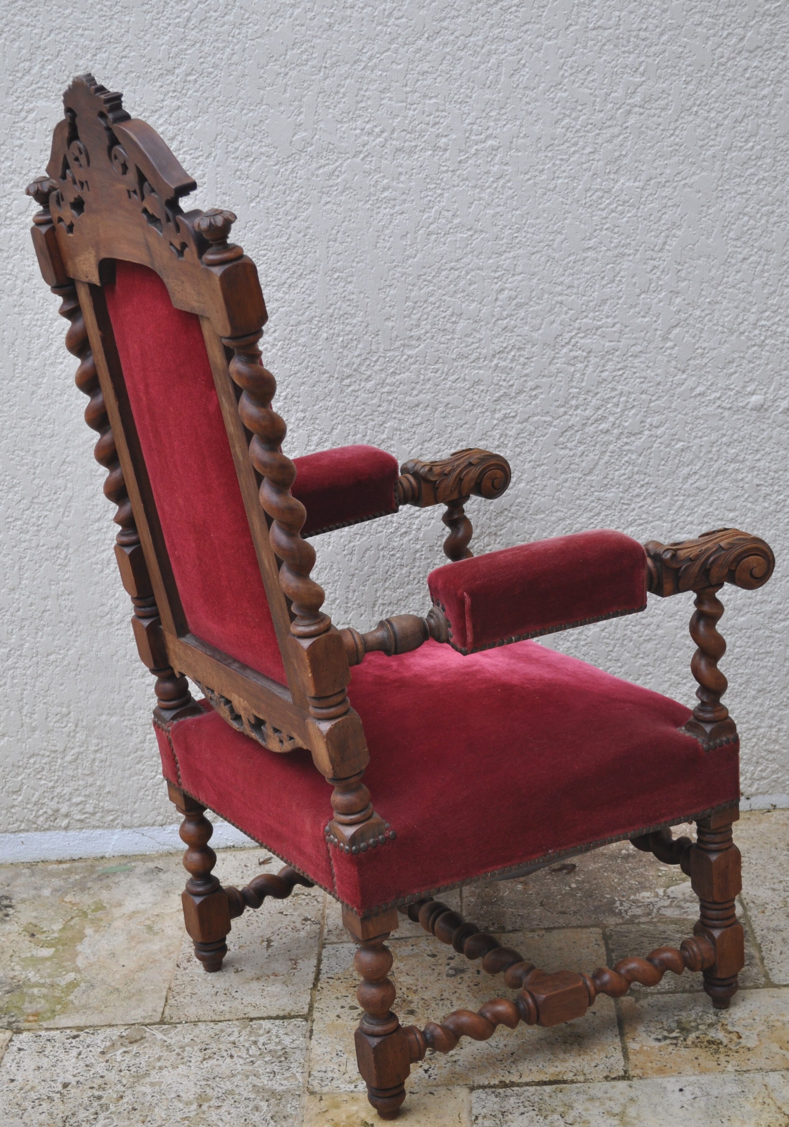 Large baroque armchair old wood and velvet