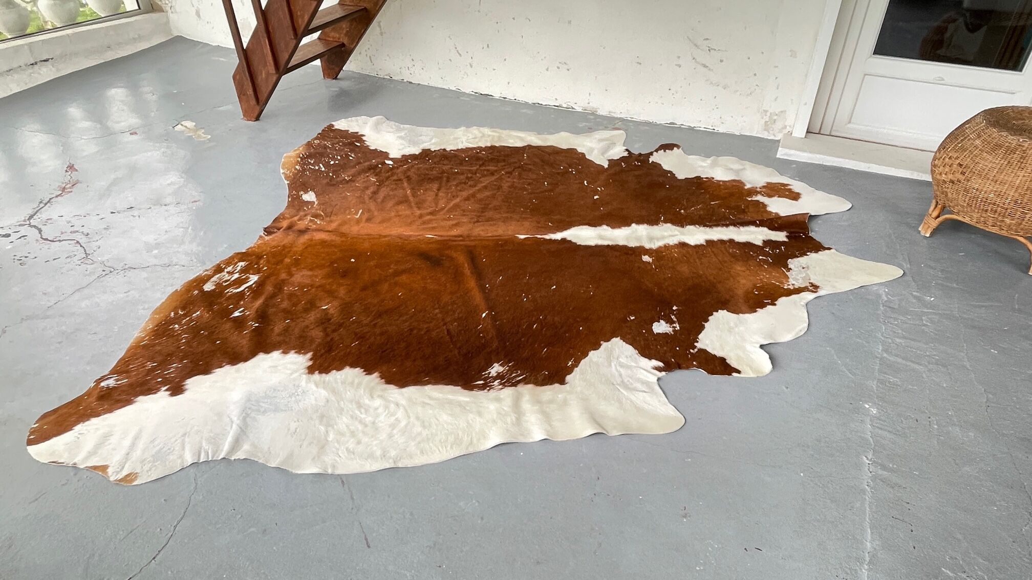 Caramel cowhide carpet
