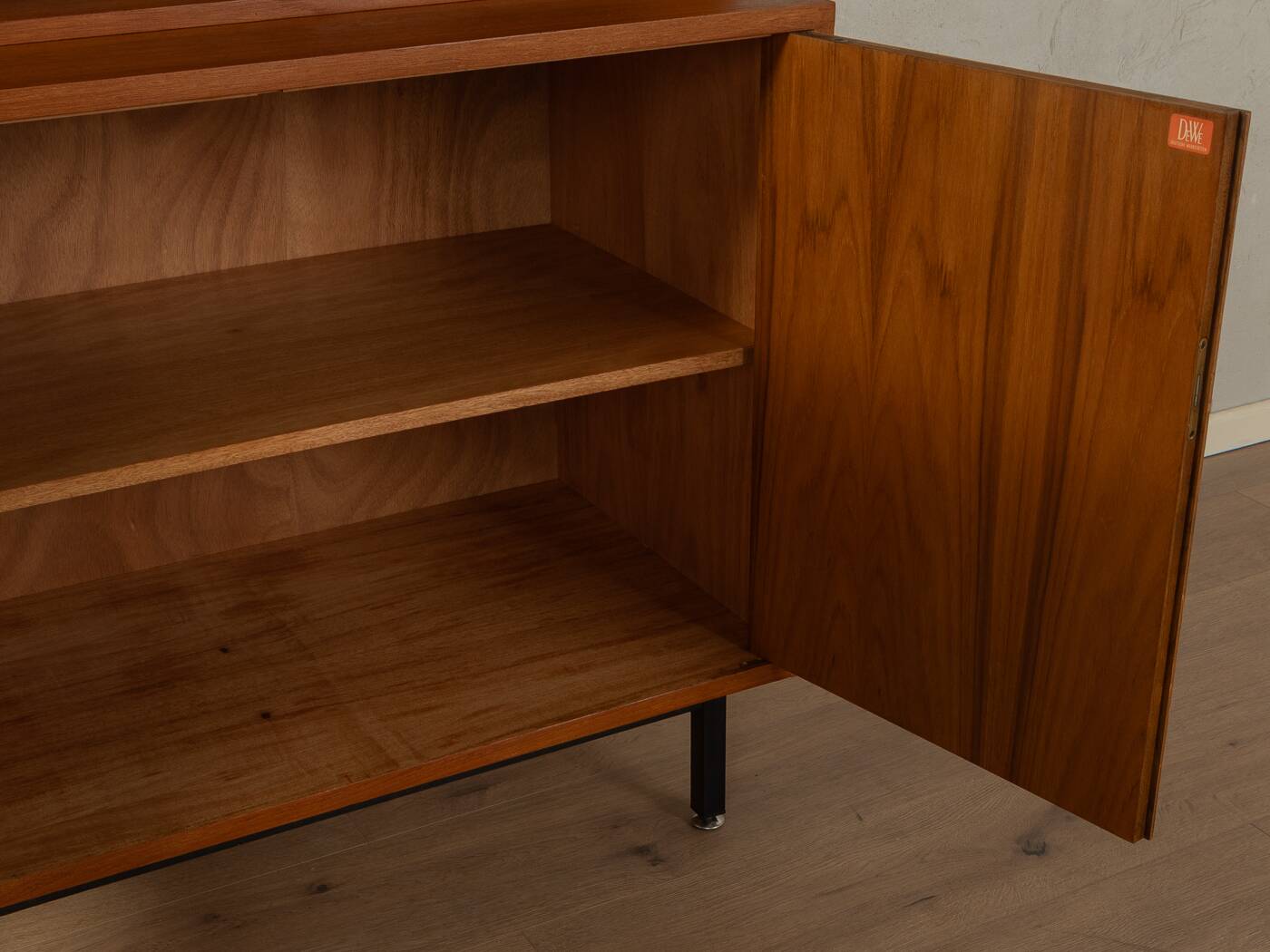 Commode des années 1960, DeWe