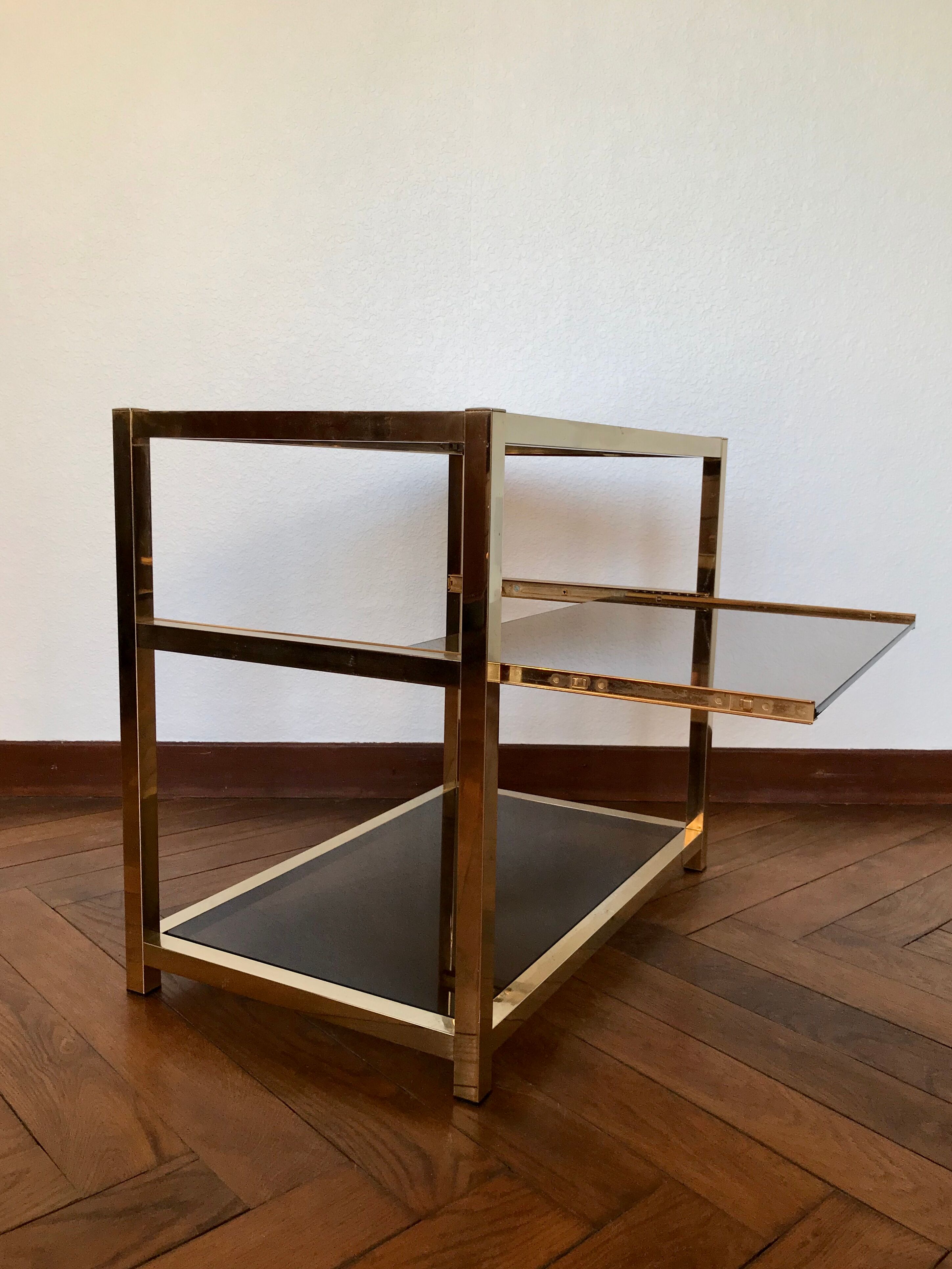Golden aluminium dressing table