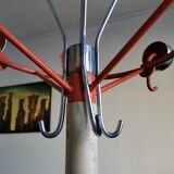 Coat rack with 16 hooks on wheels