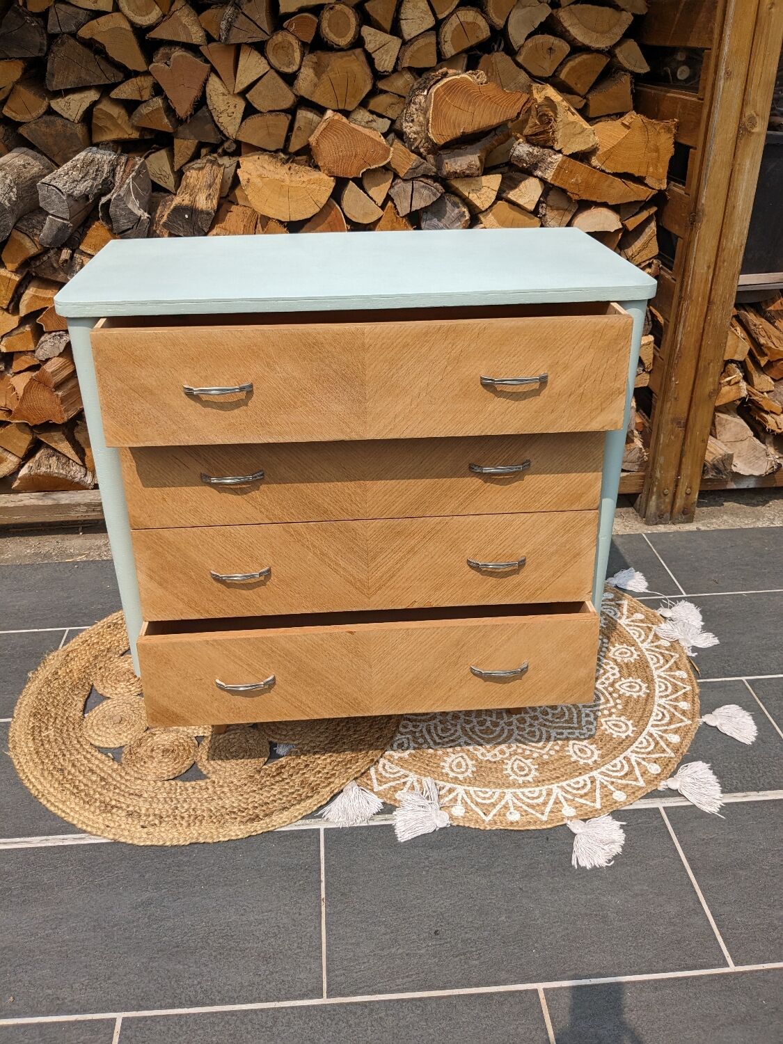 Commode scandinave pieds compas
