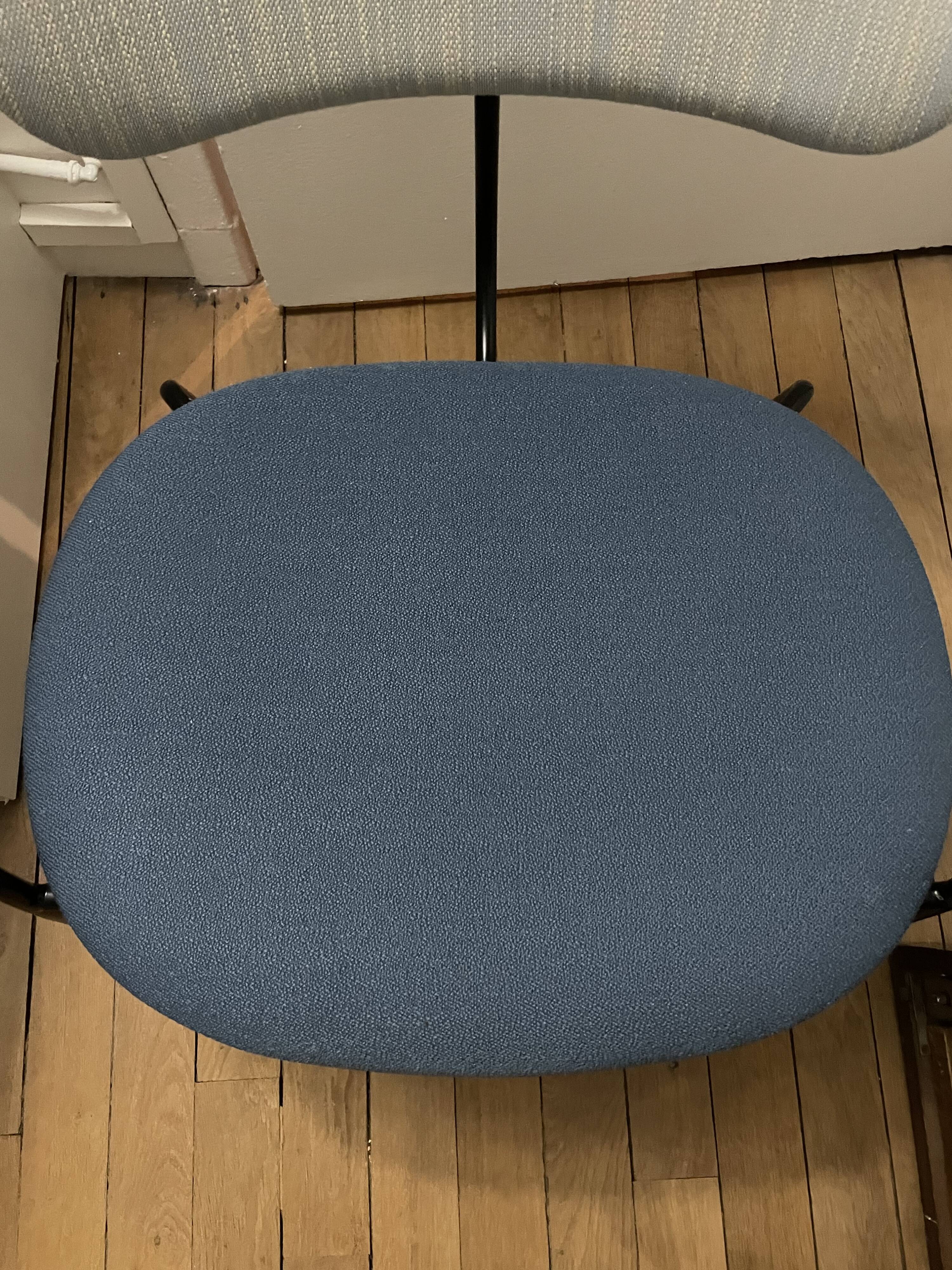 Pavilion AV11 Armchair &Tradition