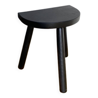 Half moon tripod stool