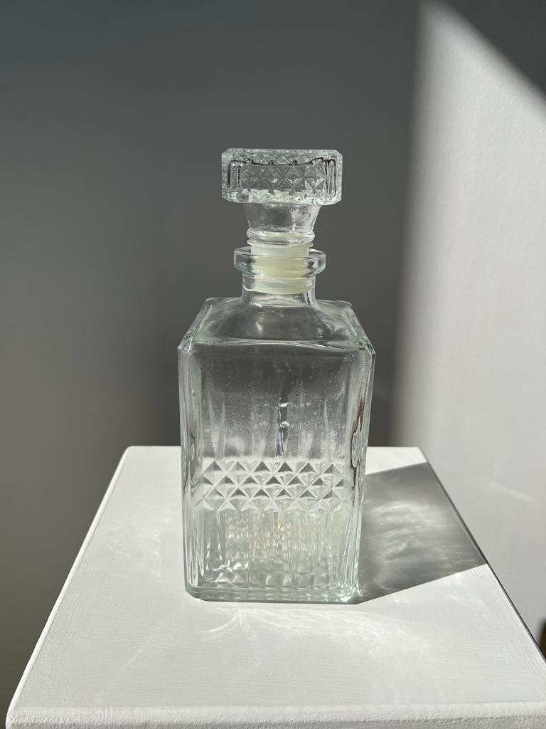 Vintage glass whiskey decanter H:22cm