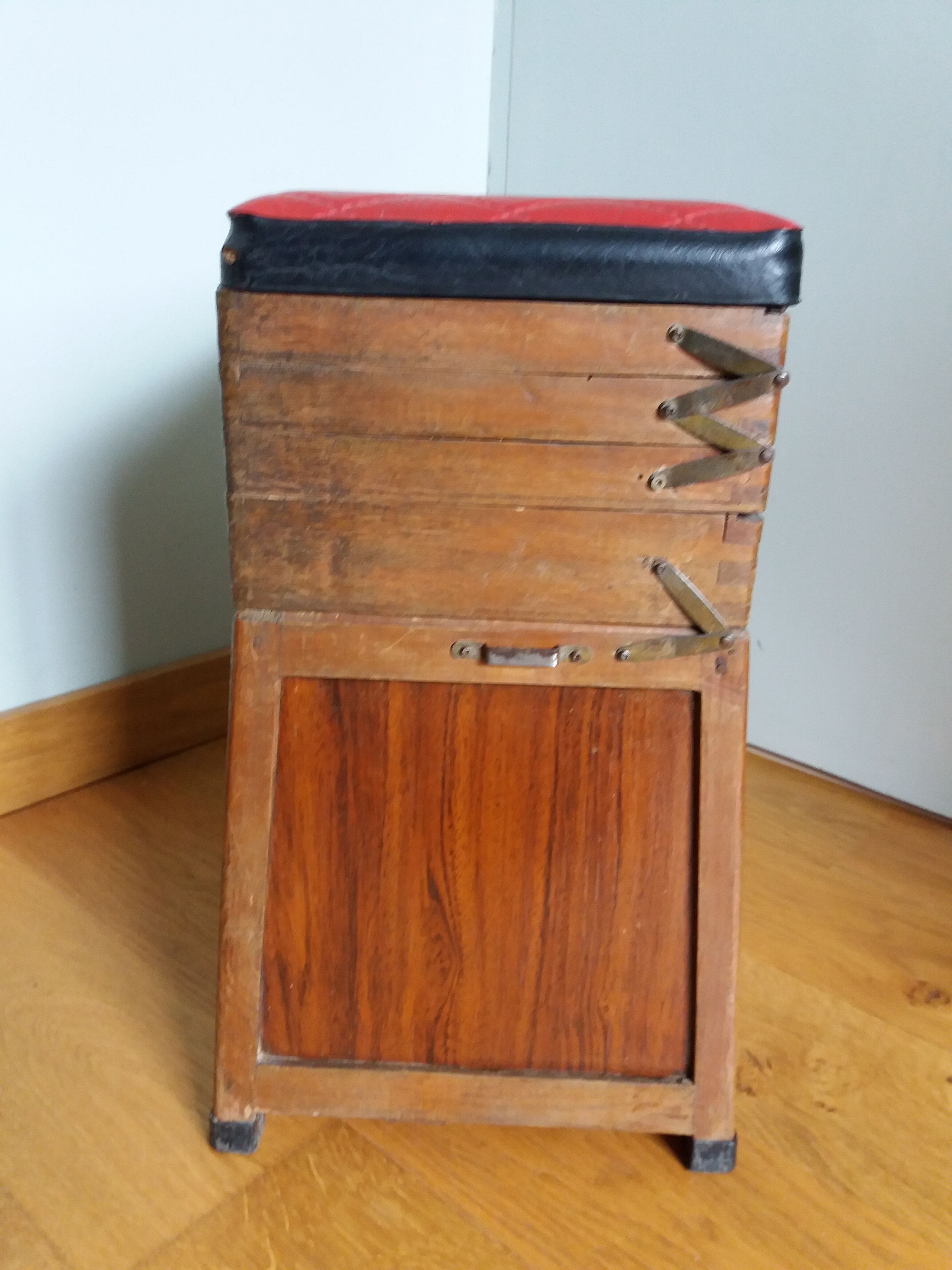 Fishing storage chest fisherman's stool