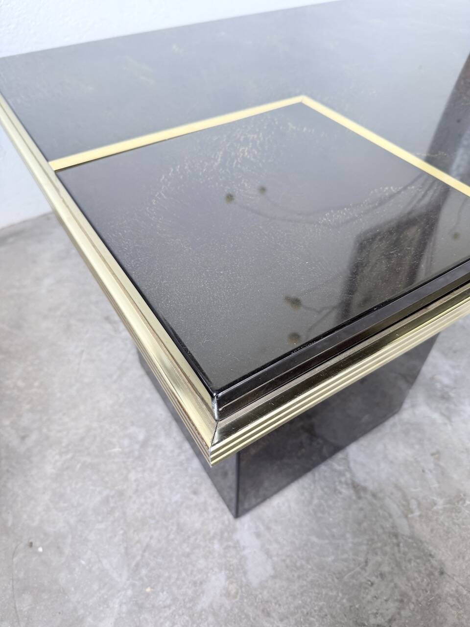 "Rizzo" lacquered and brass coffee-bar table from the 1970s.