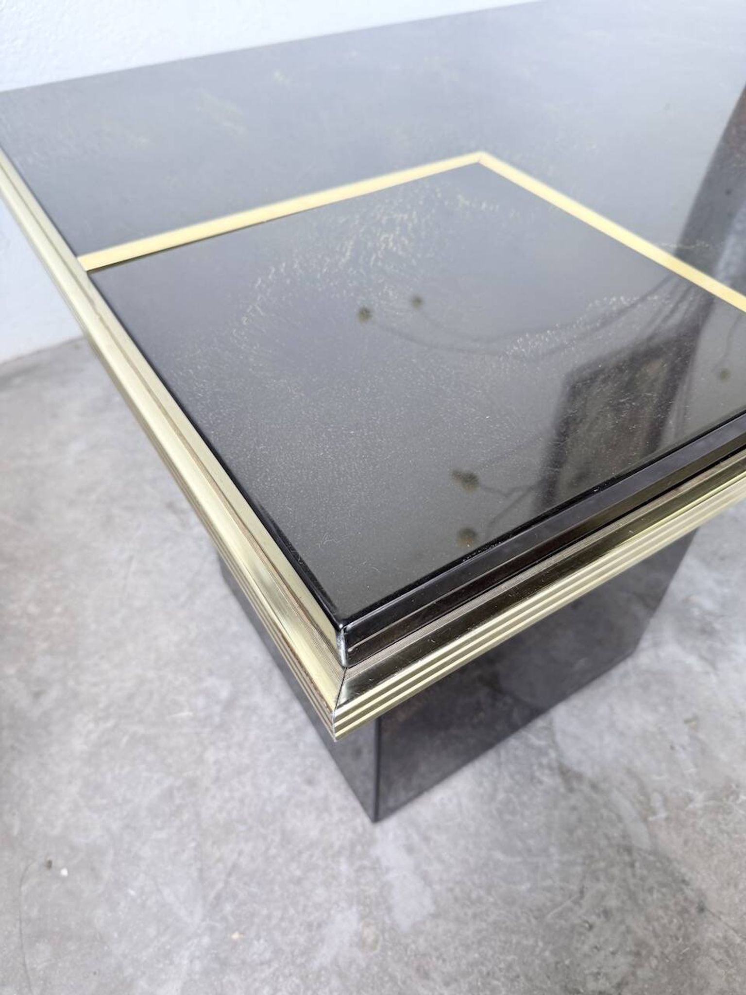 "Rizzo" lacquered and brass coffee-bar table from the 1970s.