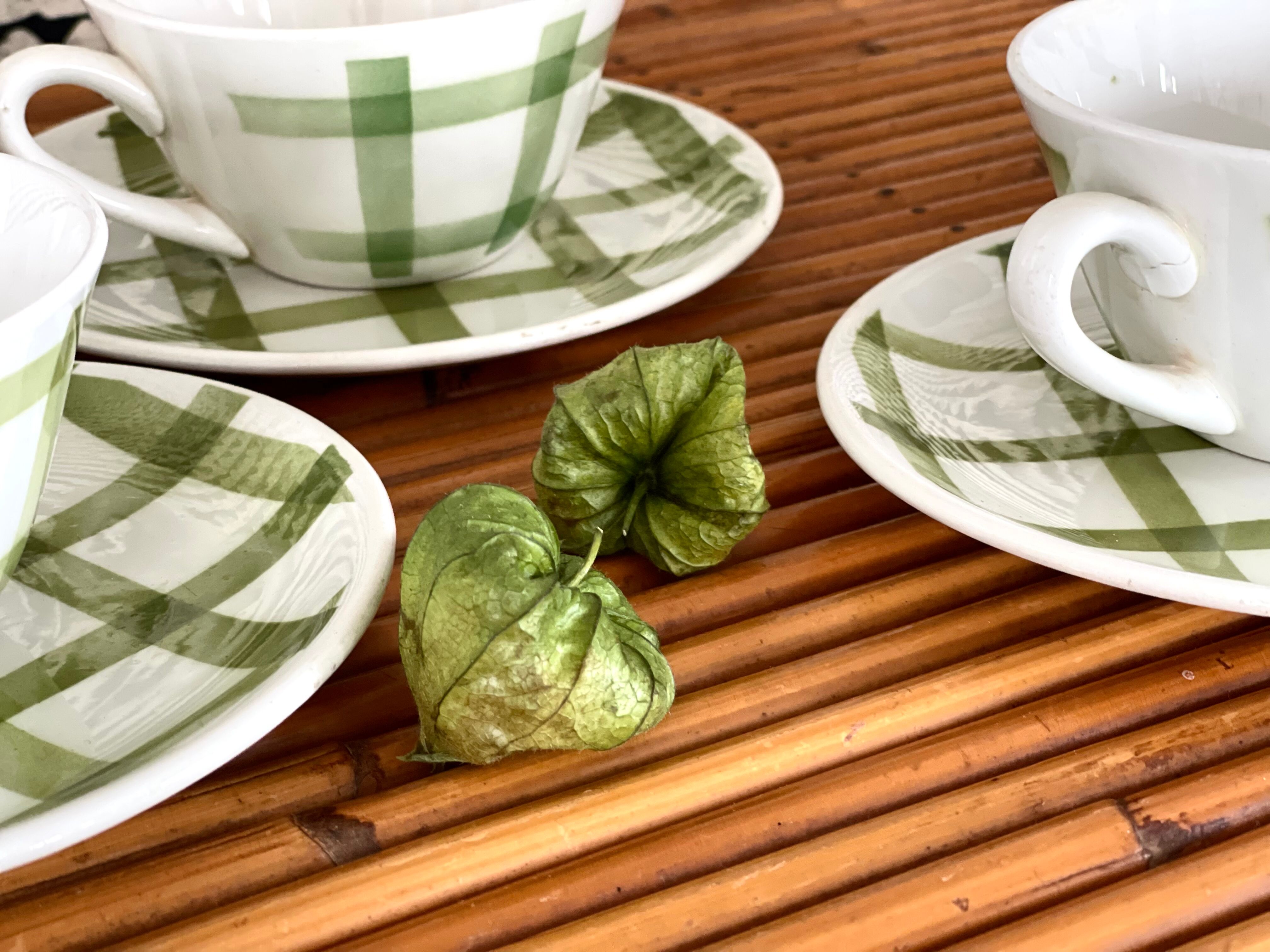 5 cups and saucers vichy 1950