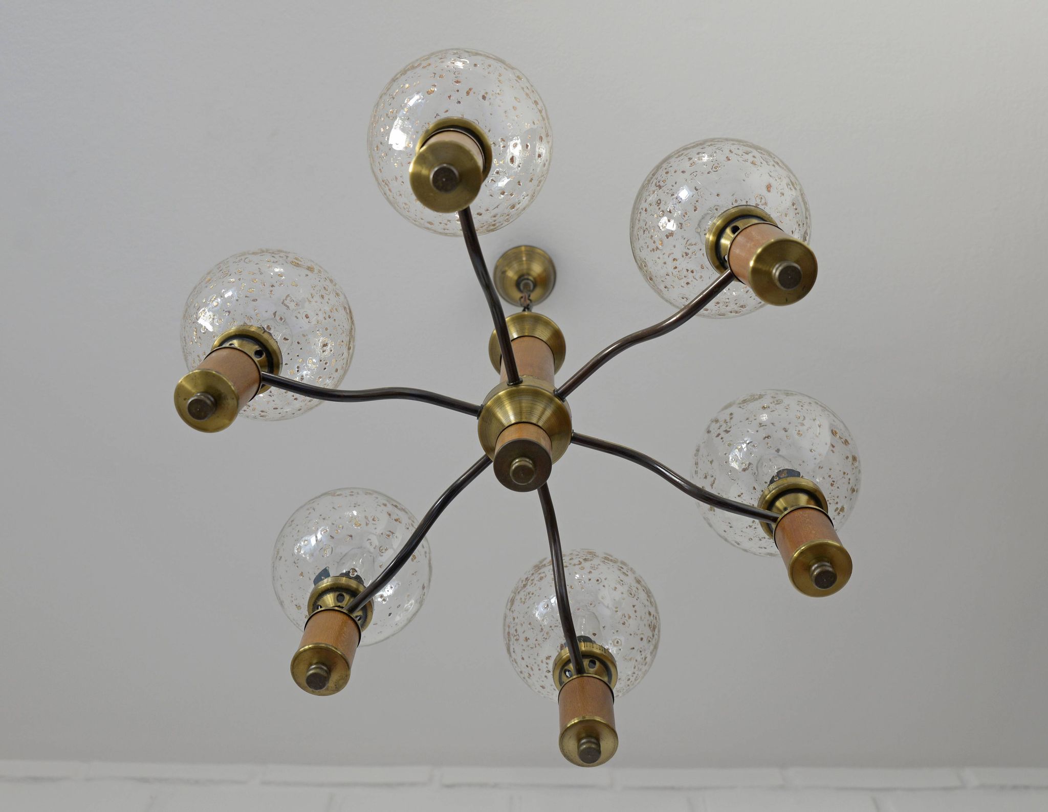 Suspension vintage en laiton, élégante et rustique, style colonial