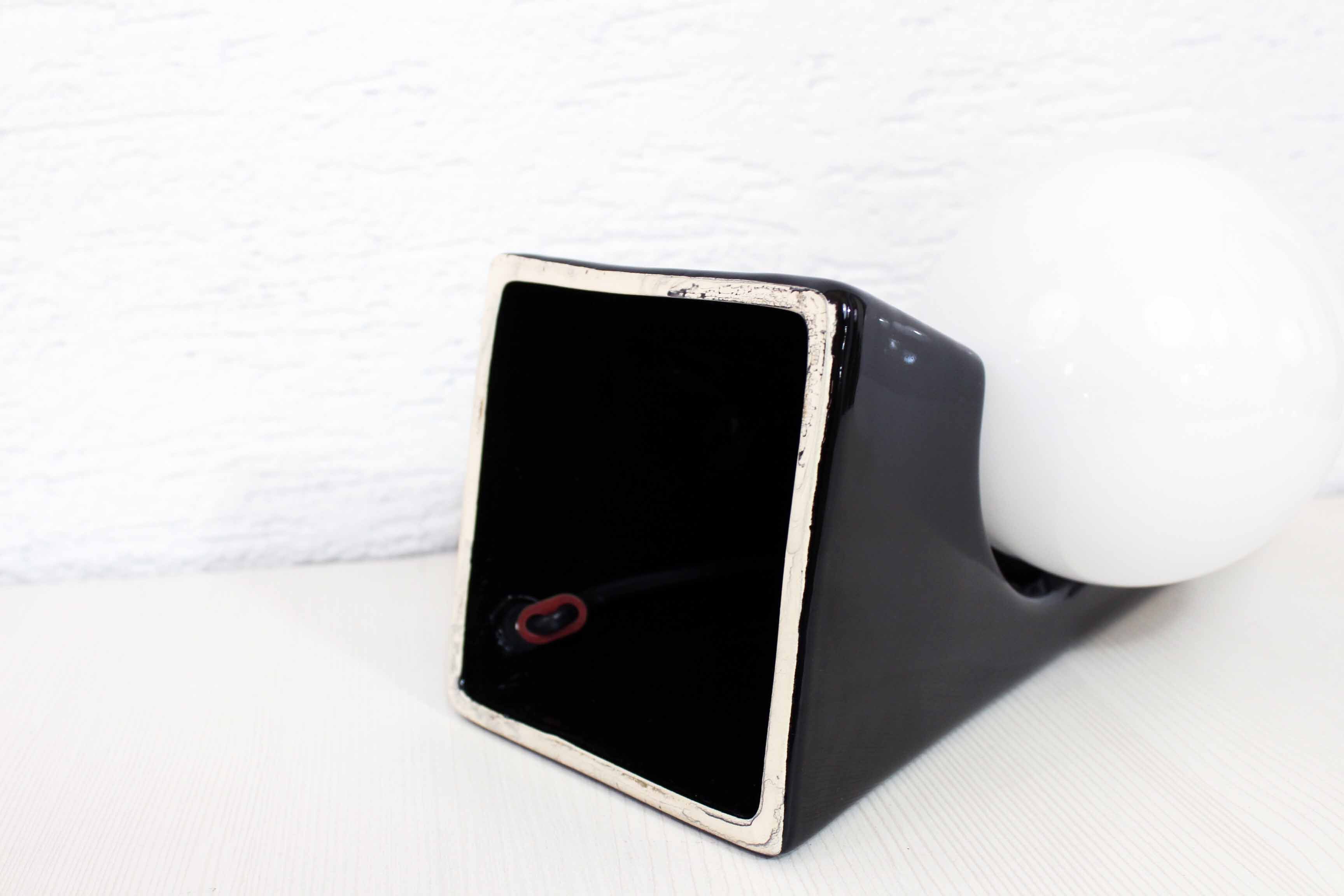 Pyramid lamp in ceramics 70s/80s