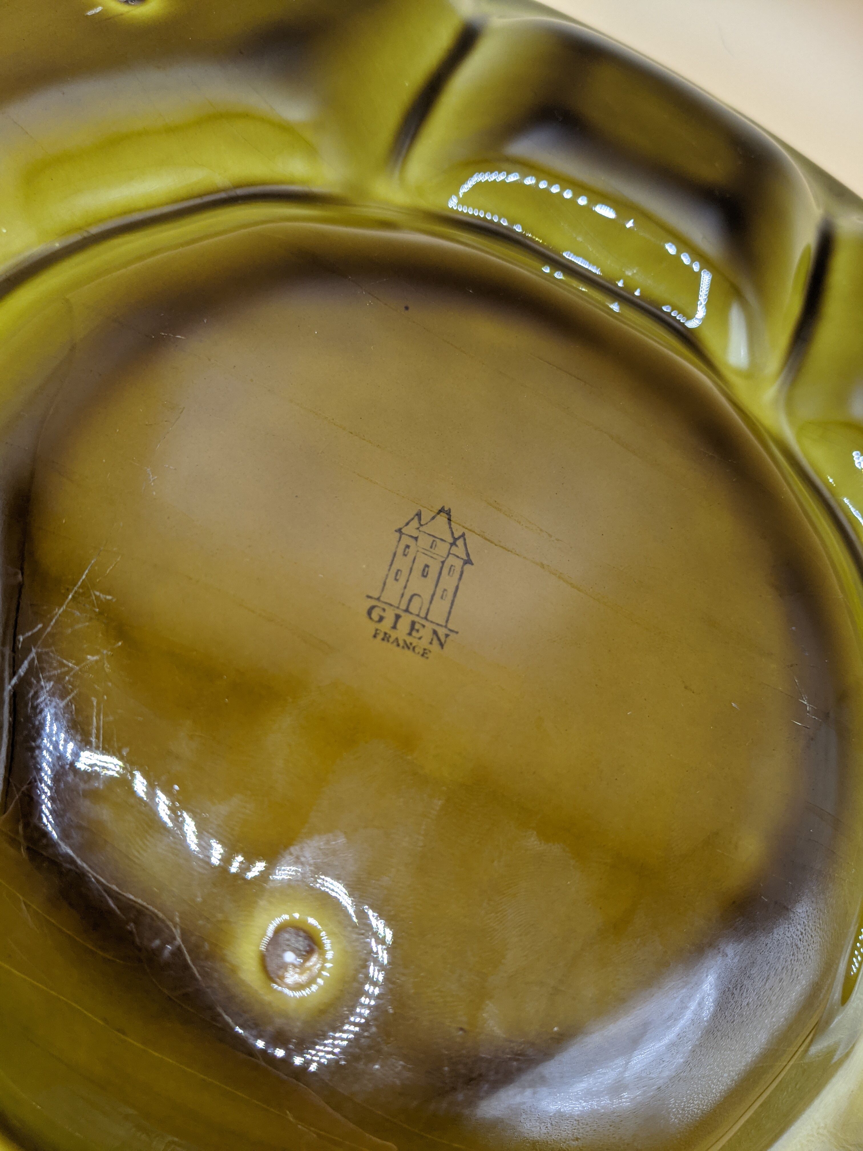 Gien dabbling compartmentalized plate