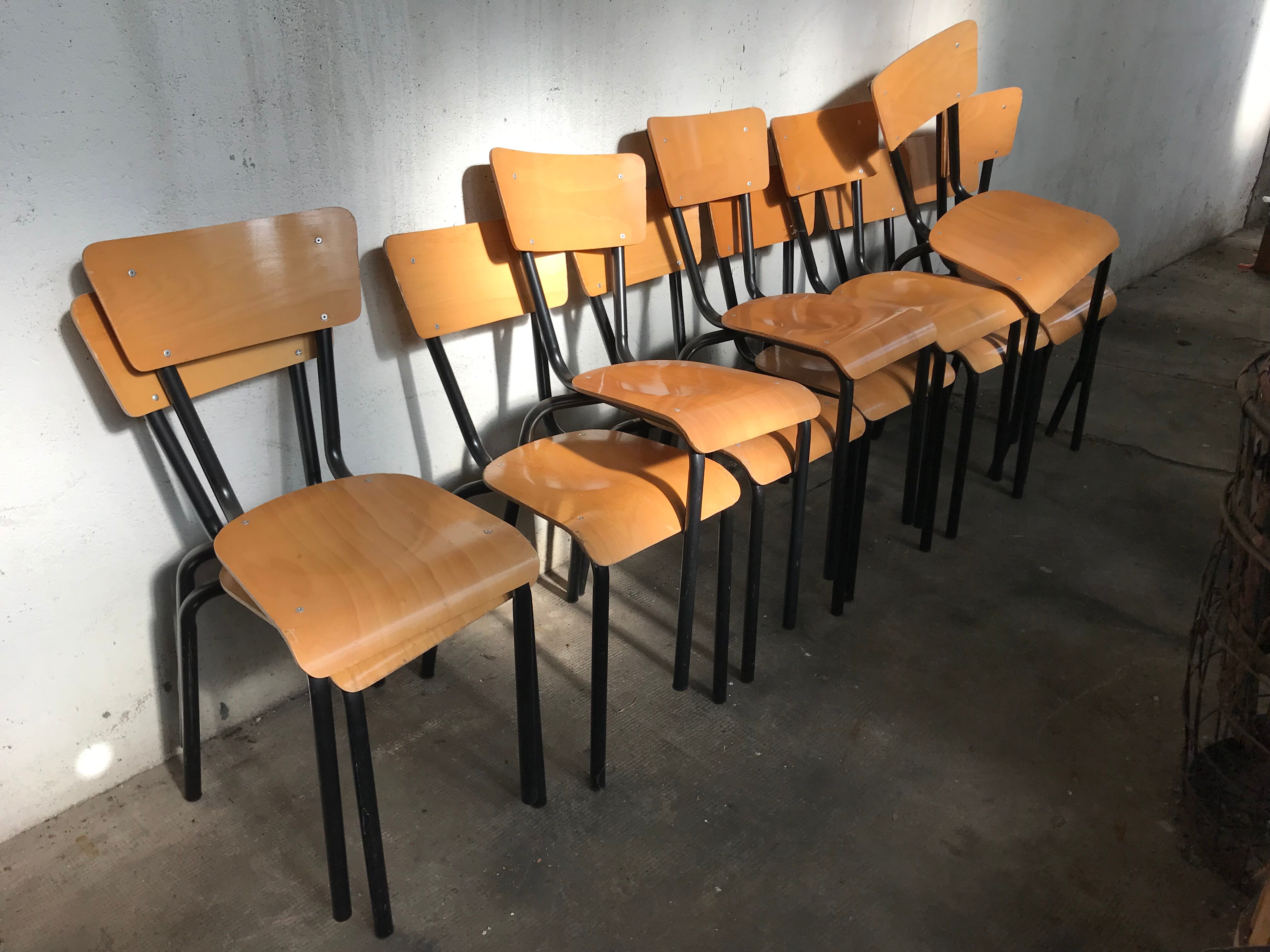 Set of 12 mullca 511 chairs