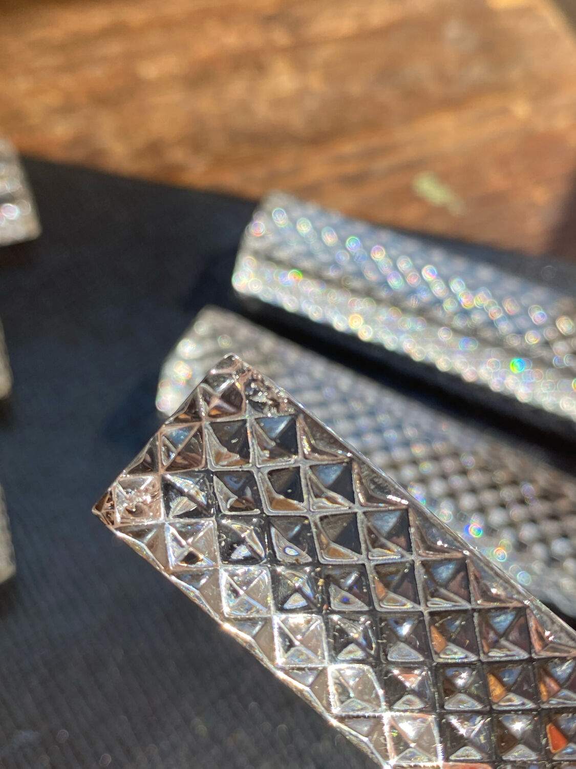 Crystal knife rest, diamond tip
