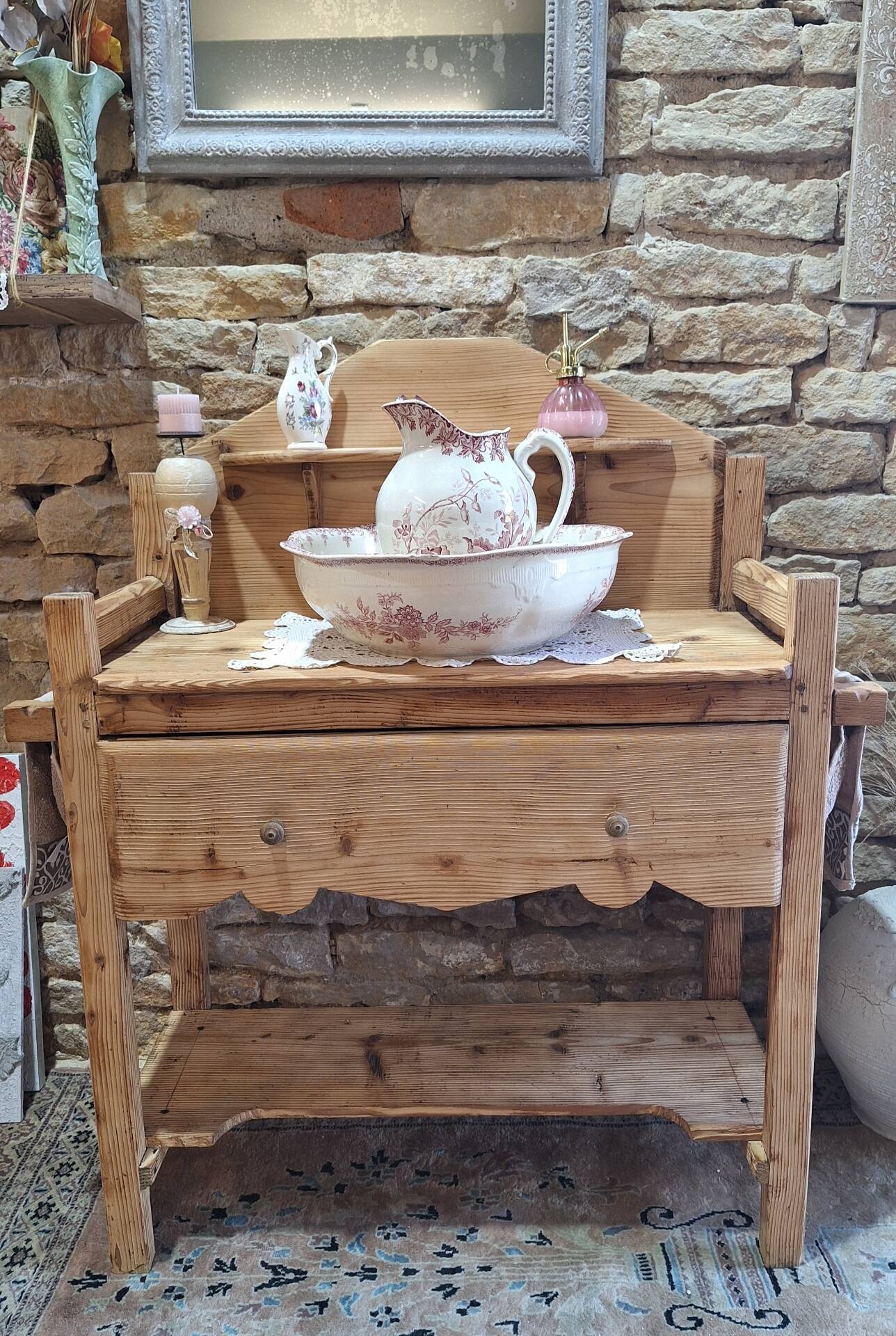 Table de toilette