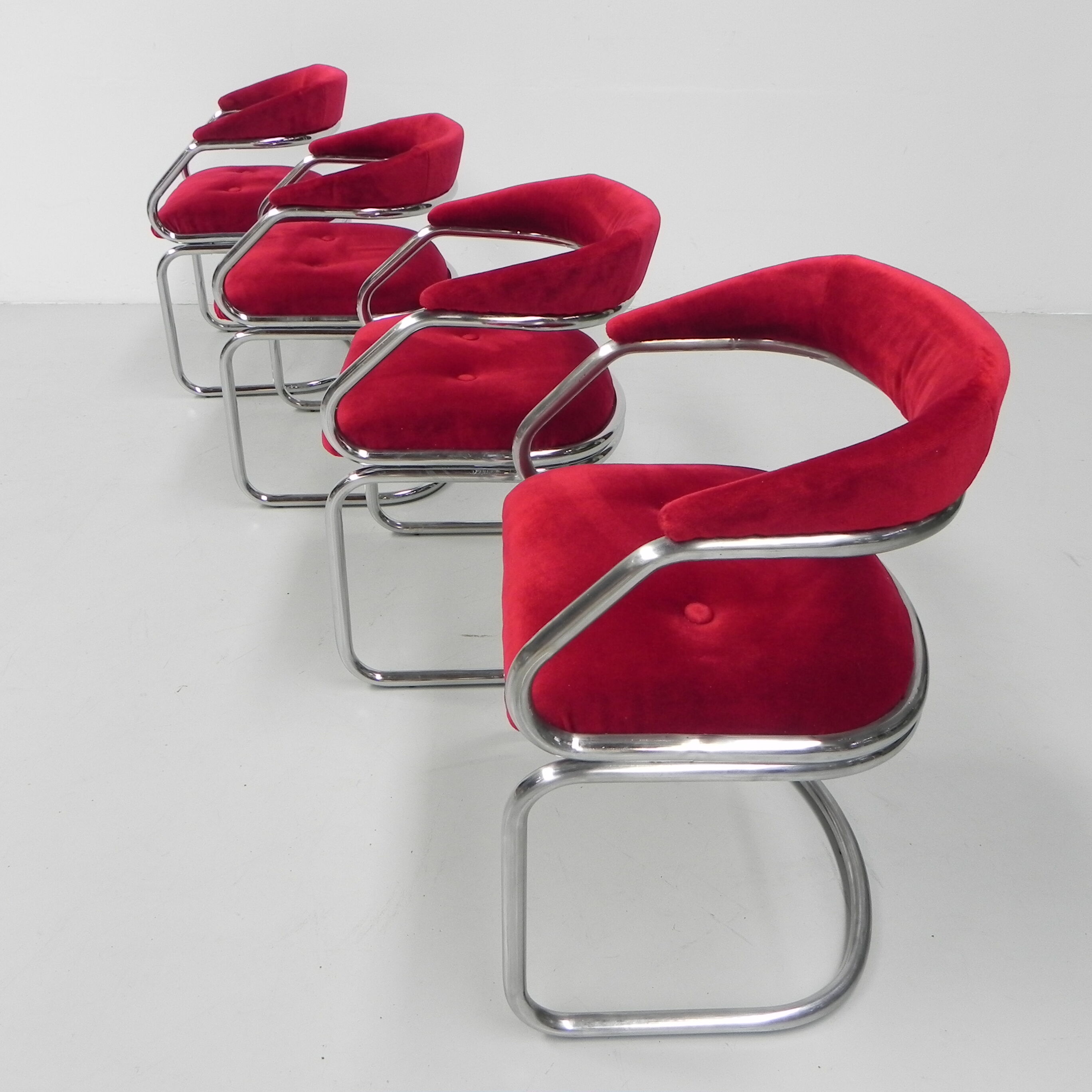 Set of 4 dining table chairs