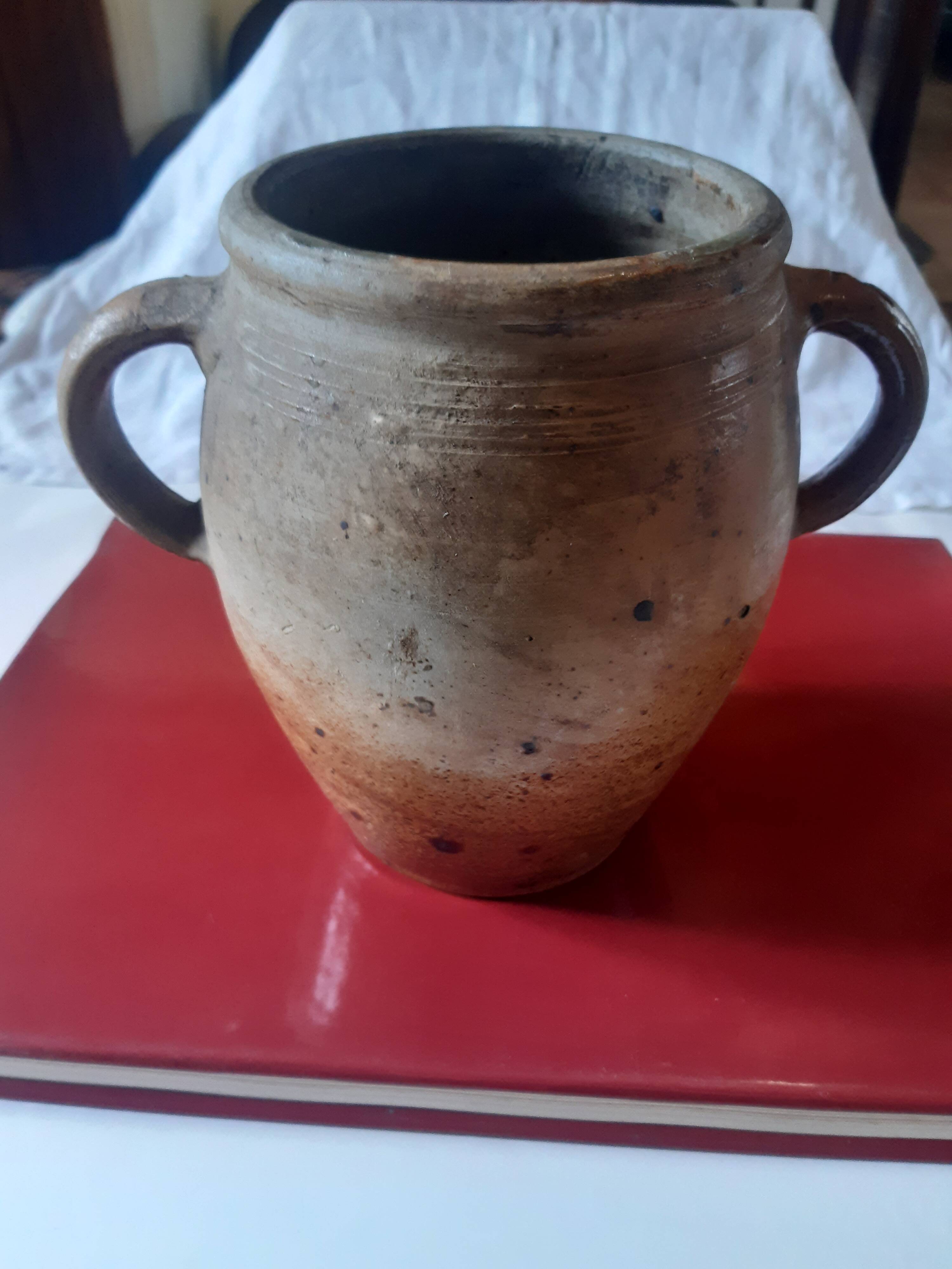 Vase with two handles in terracotta numbered "7"