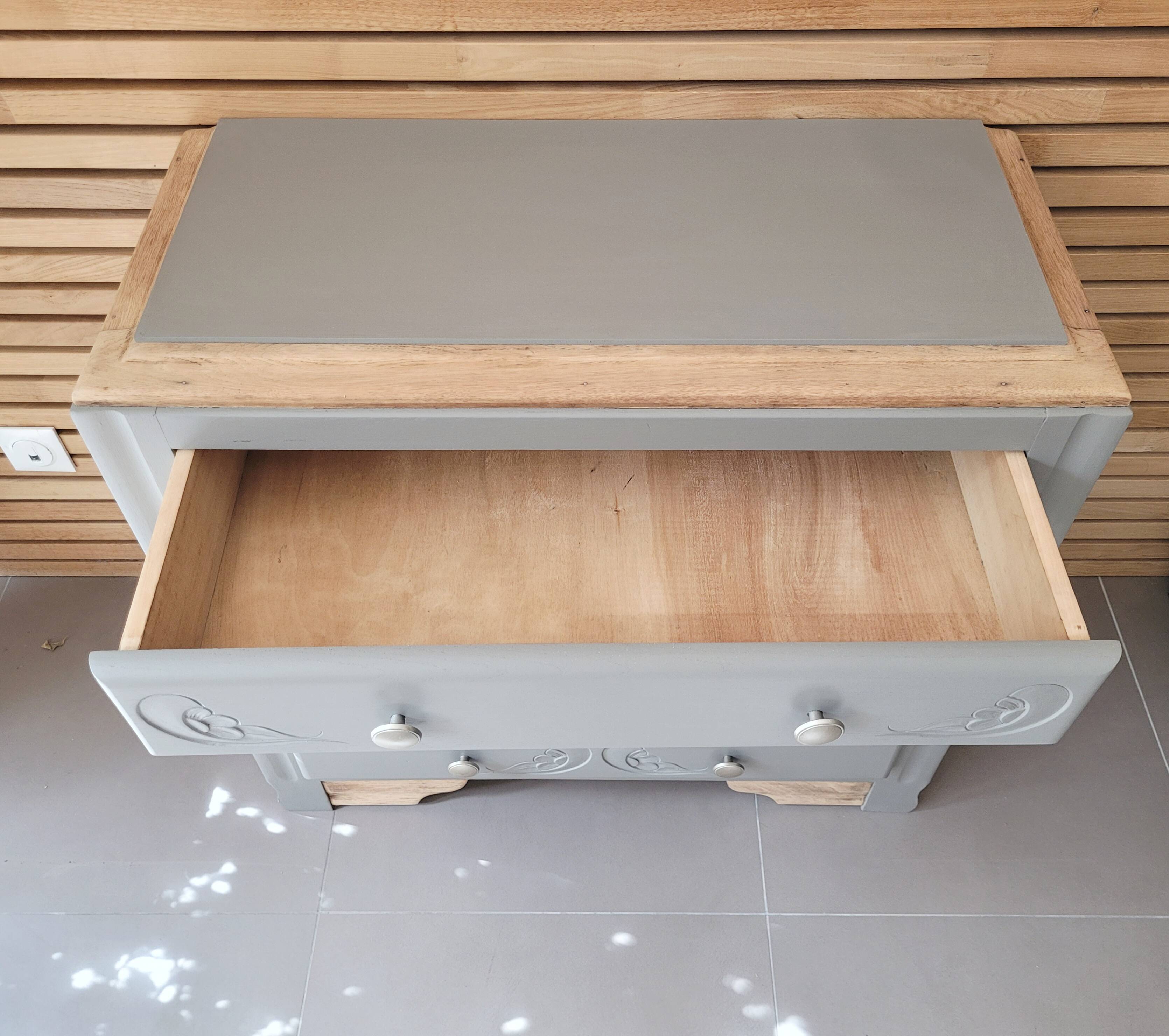 Art Deco chest of drawers