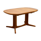 Extendable mid century oval teak dining table by Glostrup, 1960s