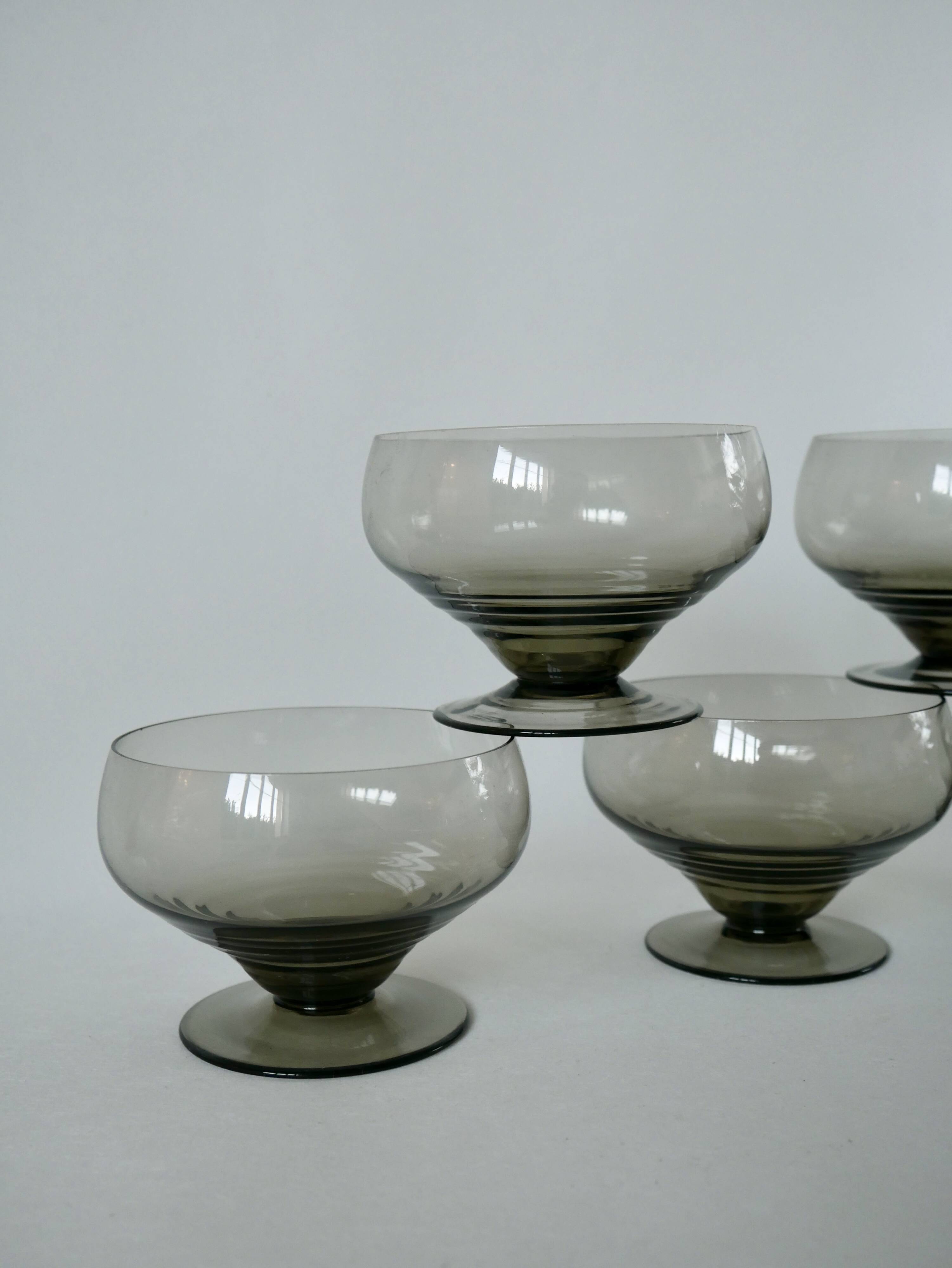 Set of 5 art deco design champagne glasses in smoked glass from the 30s and 40s