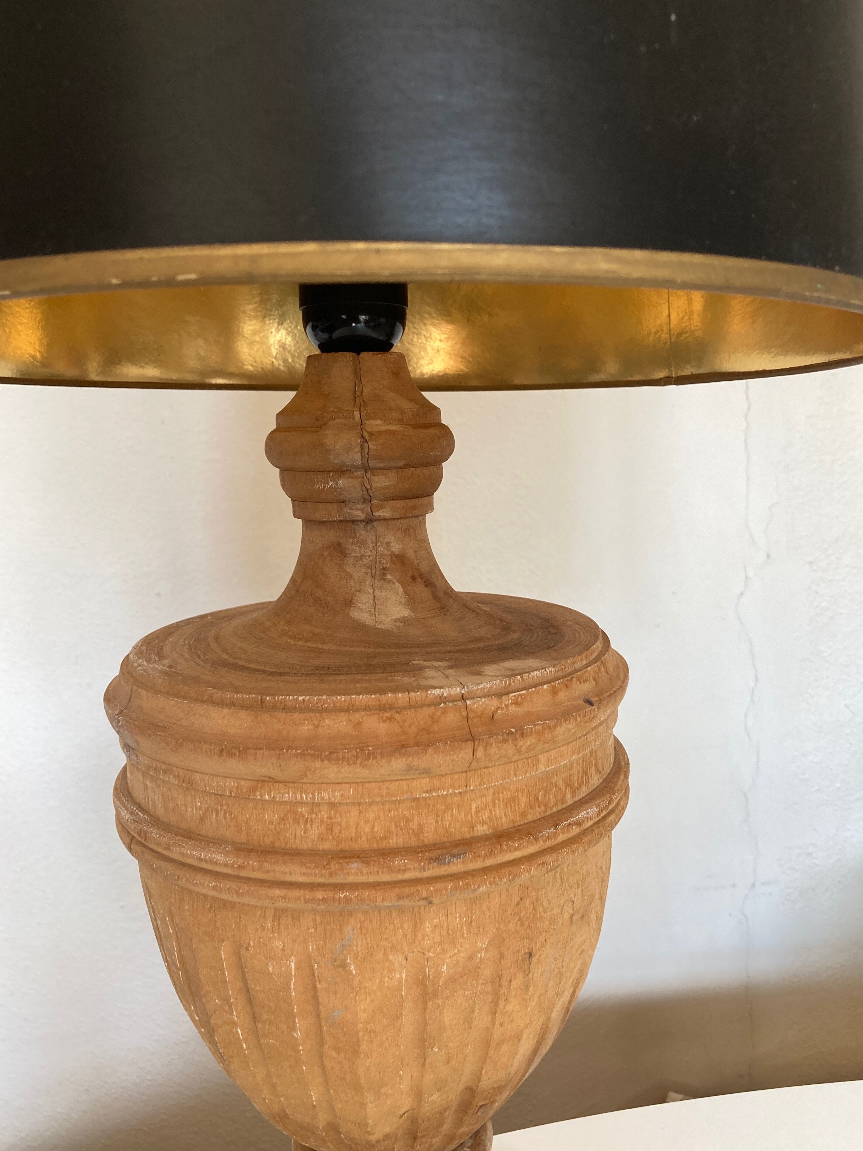 Classic neo-classic wooden baluster lamp in washed XL wood