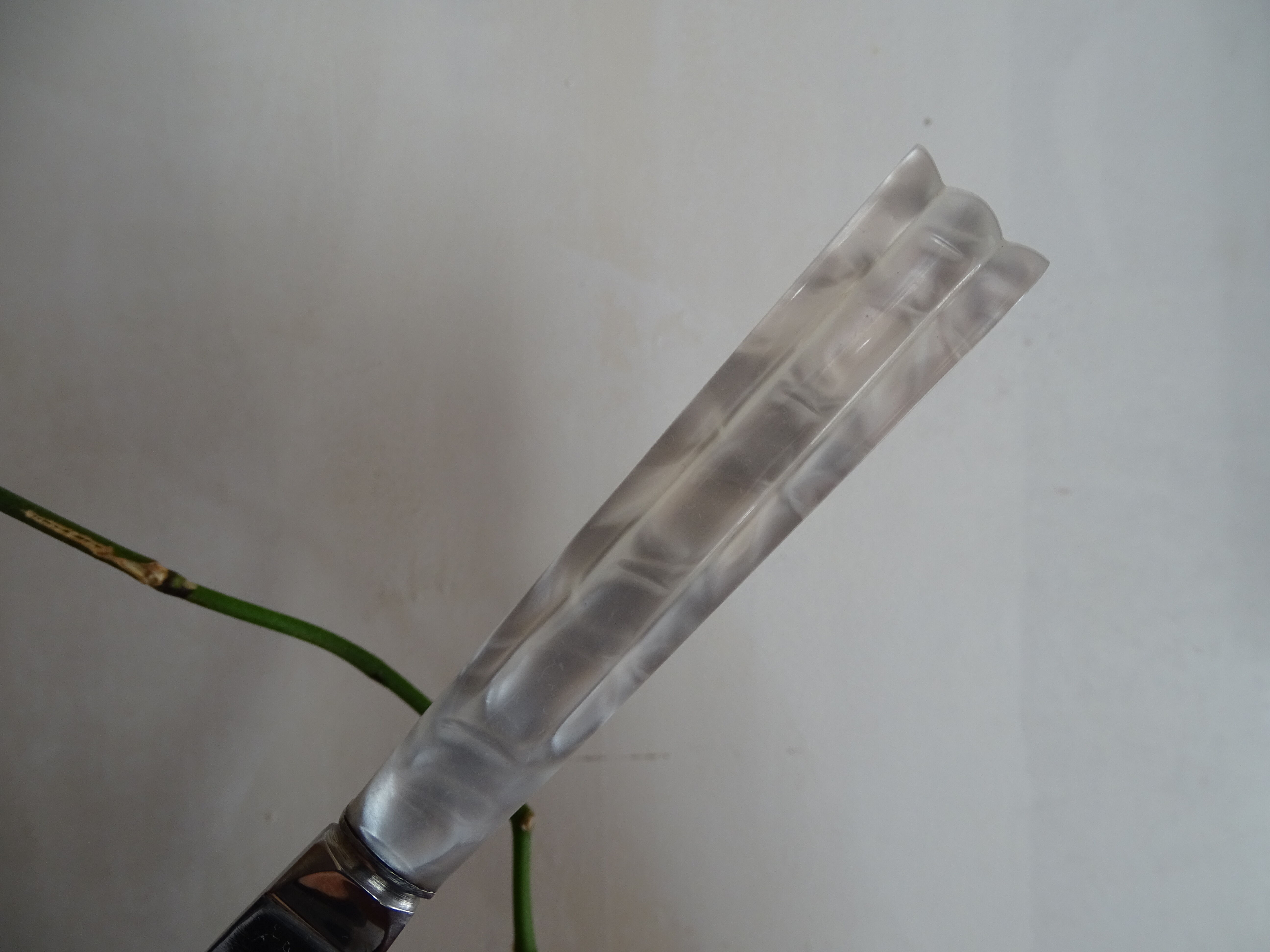 12 knives style Art Deco stainless steel in case