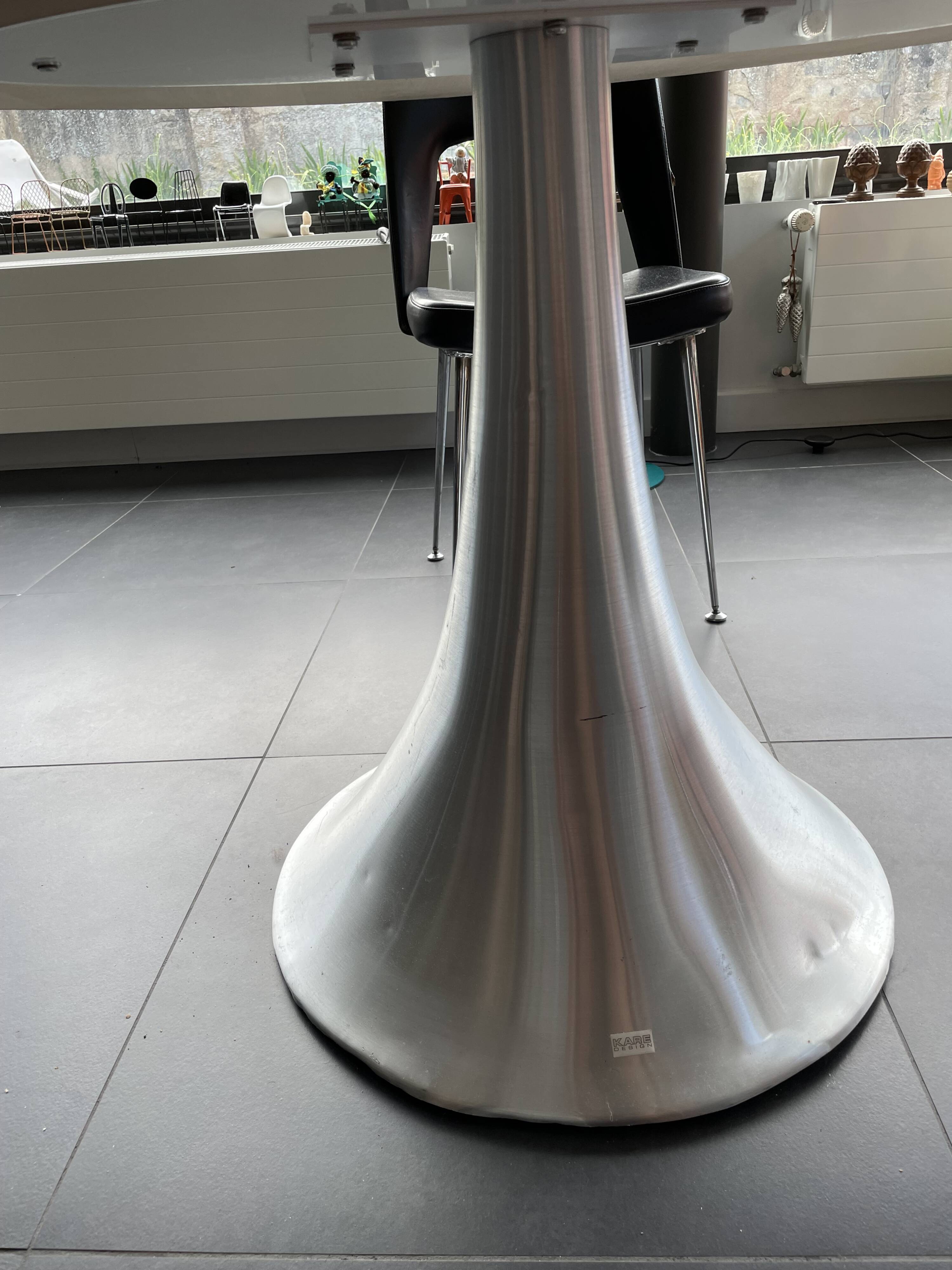 Round black top table with metal legs KARE design