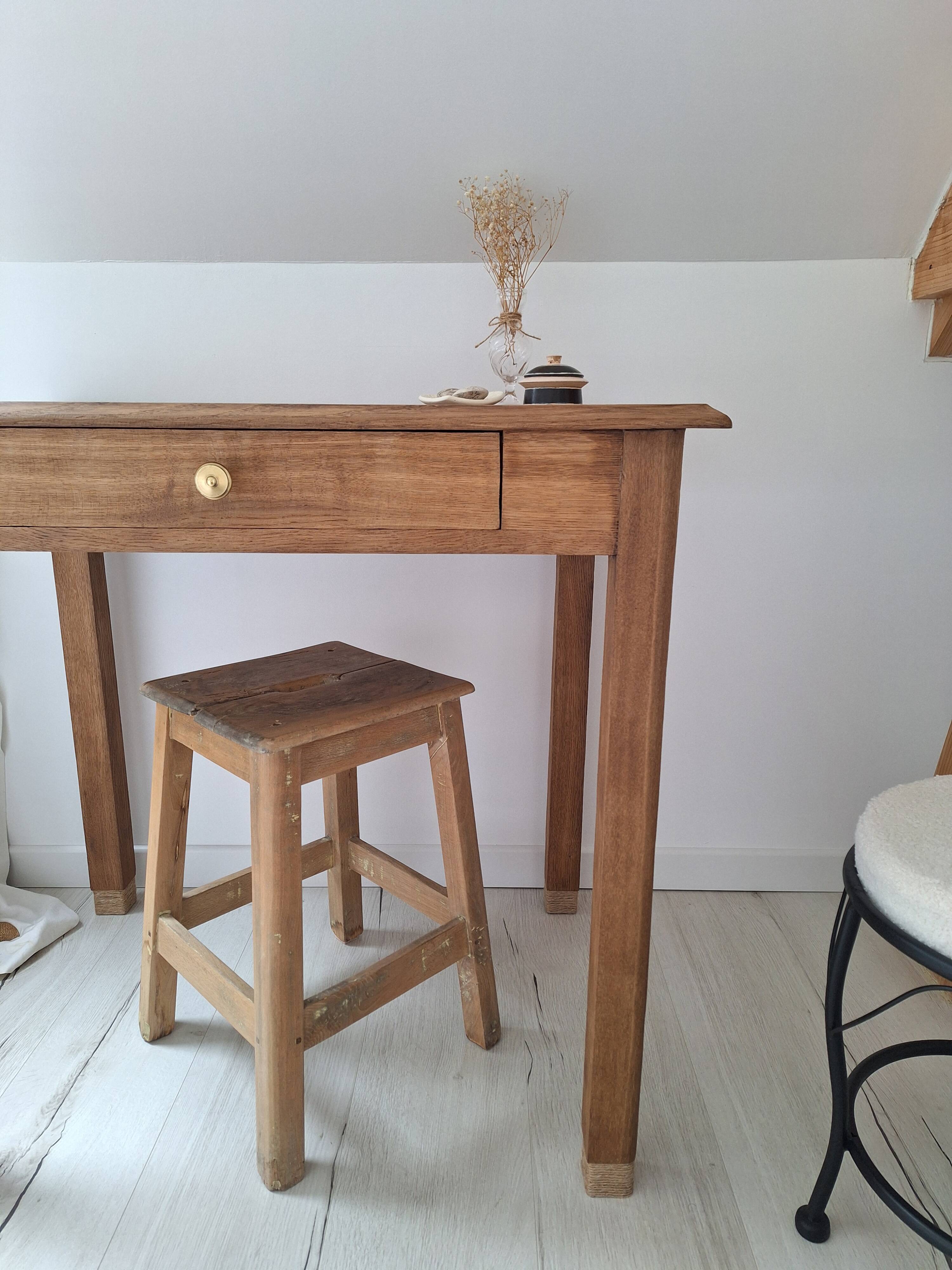 Country-style oak farmhouse desk/console/side table