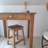 Country-style oak farmhouse desk/console/side table