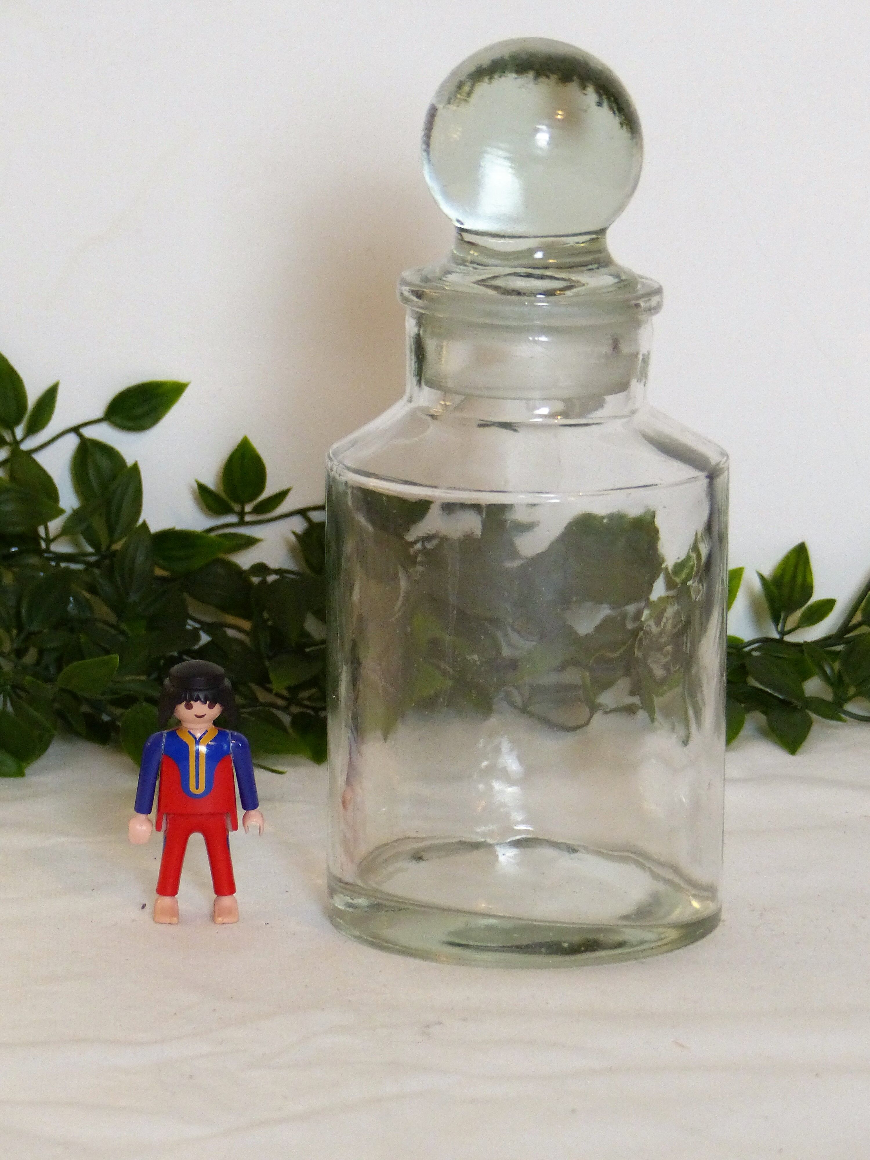 Apothecary jar
