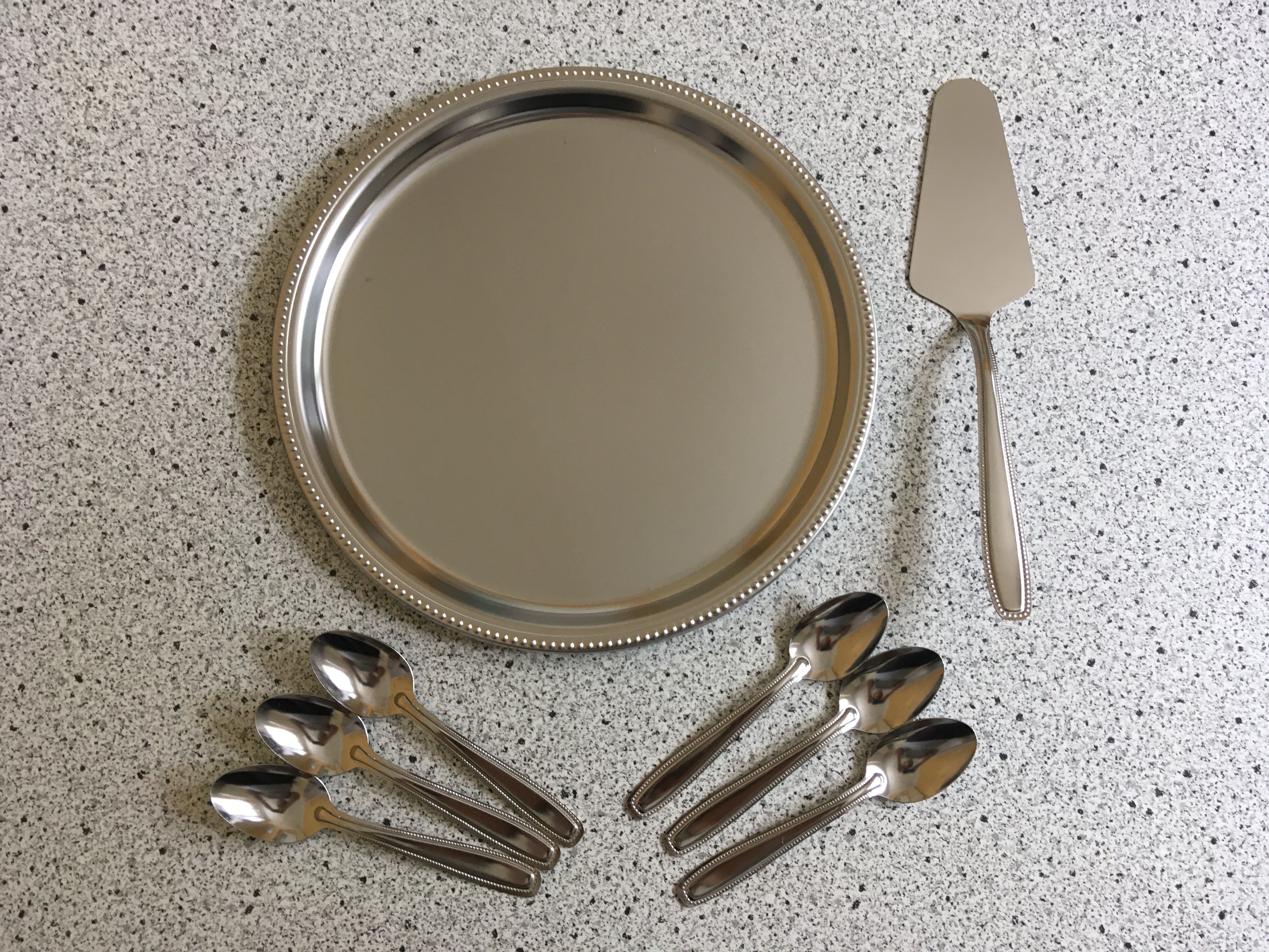 Presentation plate, cake shovel and 6 small spoons