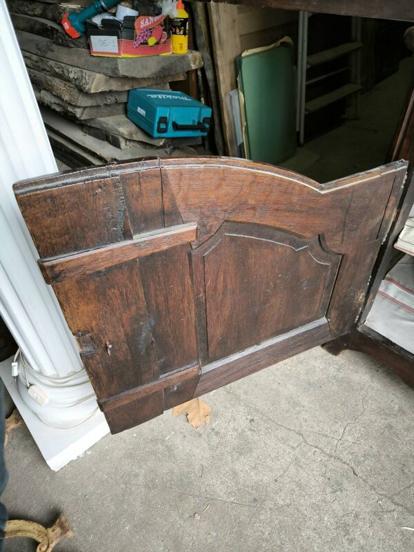 Gros buffet 2 corps en chêne d'époque Régence