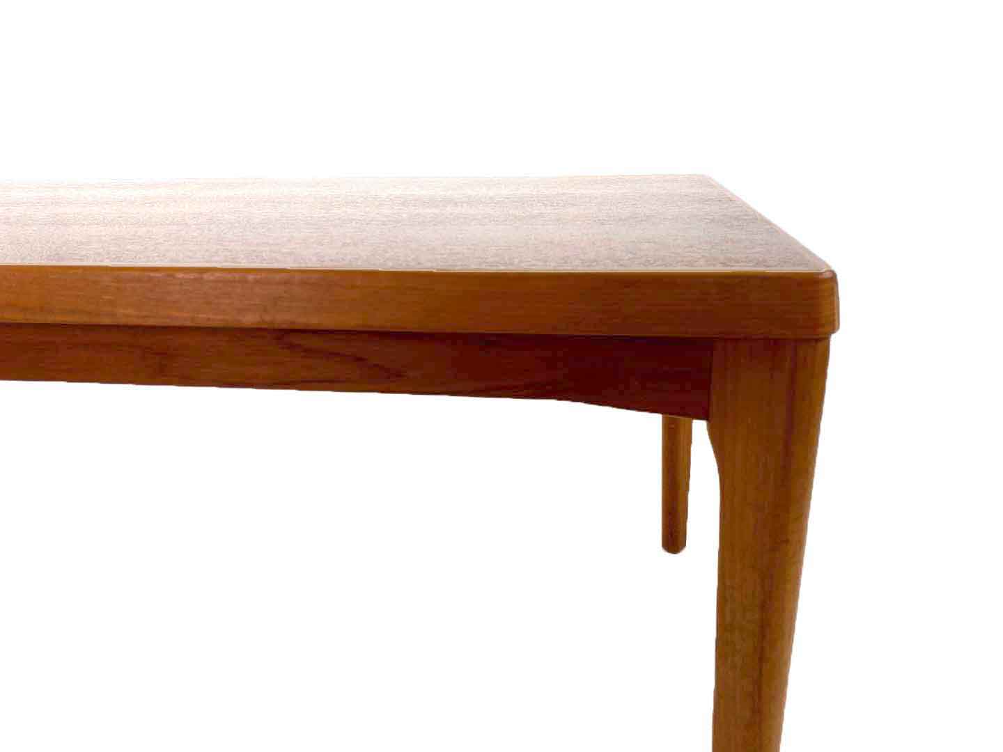 Table basse en teck danois Henning Kjaernulf