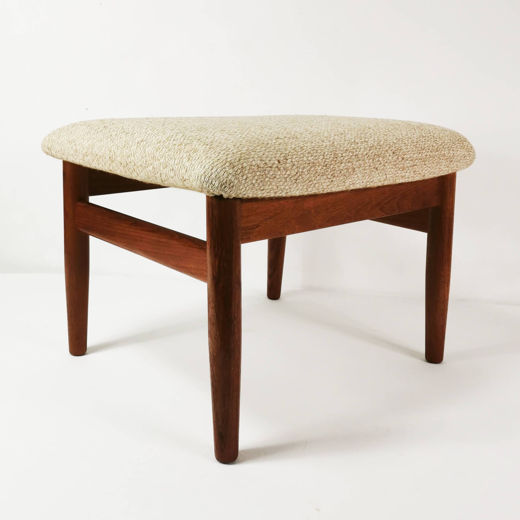 Modernist designer armchair, Cado, designed by Arne Vodder, Denmark, 1960s.