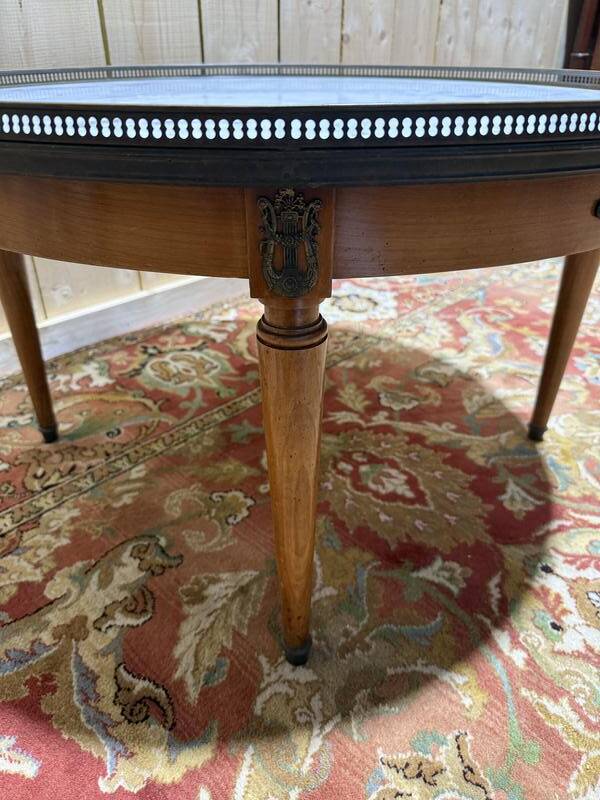 Table basse bouilllote de style Louis XVI marbre de carrare