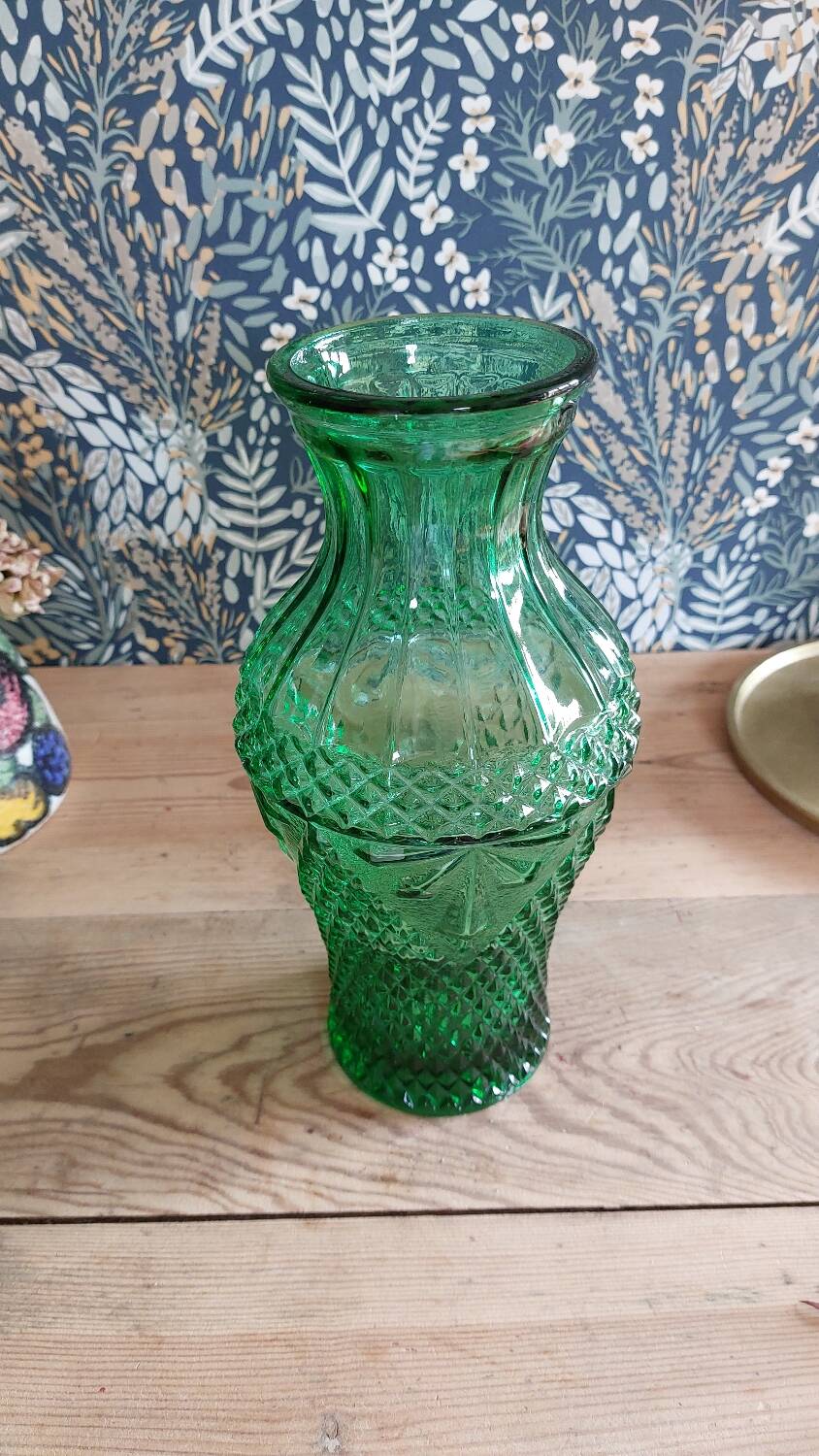 Vase verre moulé