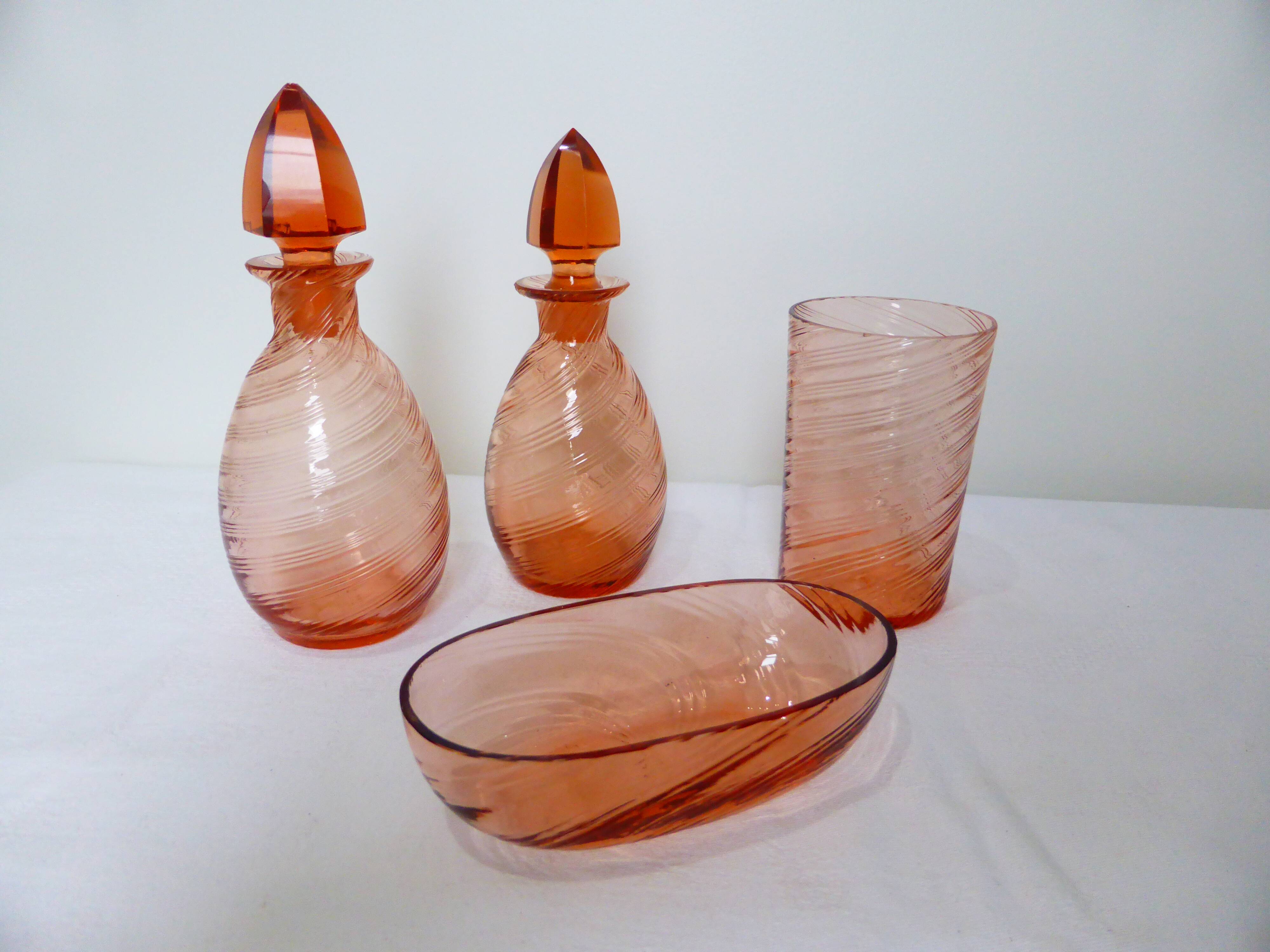 Nécessaire de toilette vintage en verre rose 201089