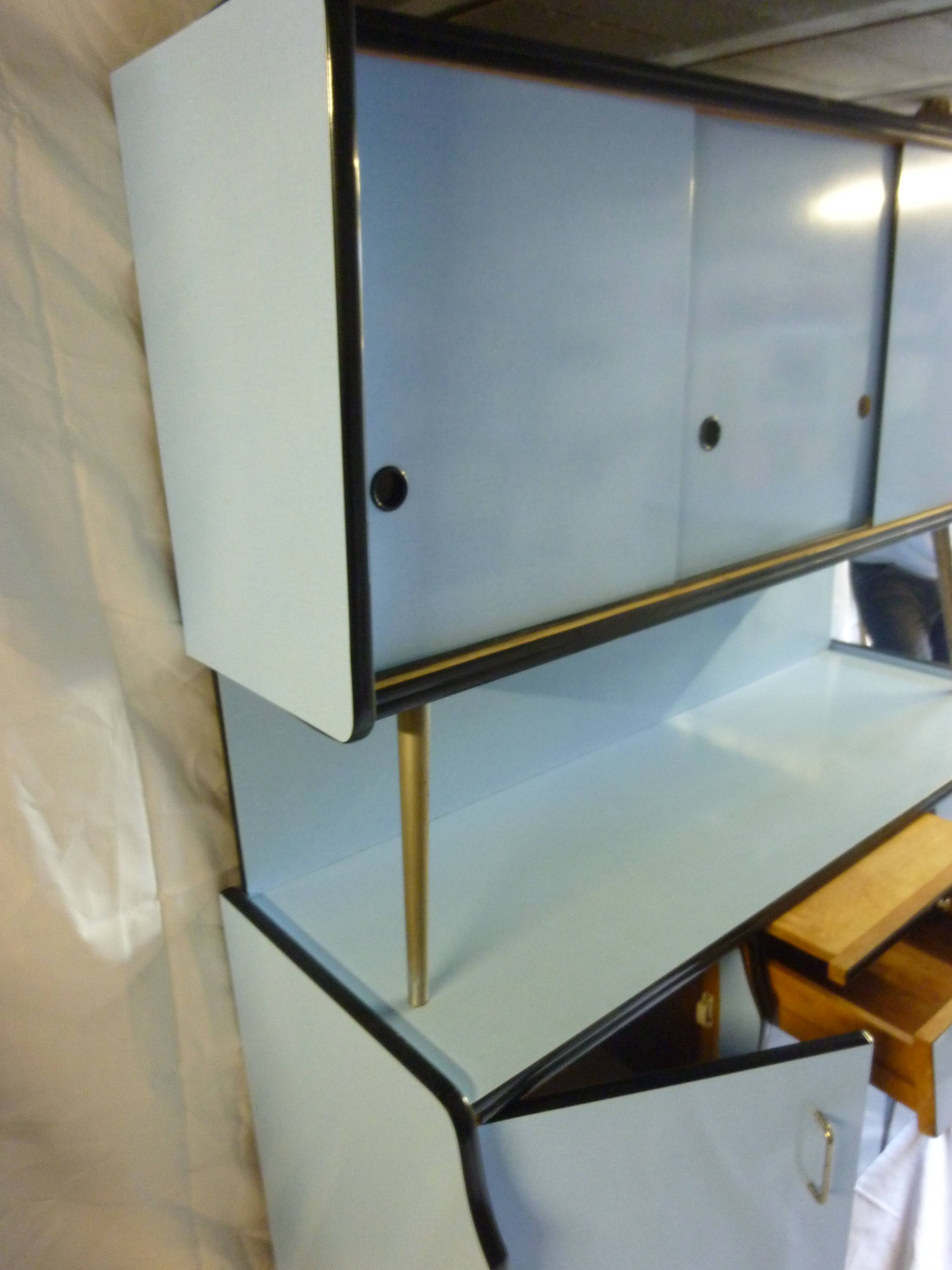 Buffet en formica bleu gitane