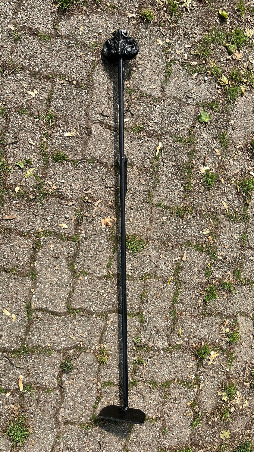 Metal chimney scraper