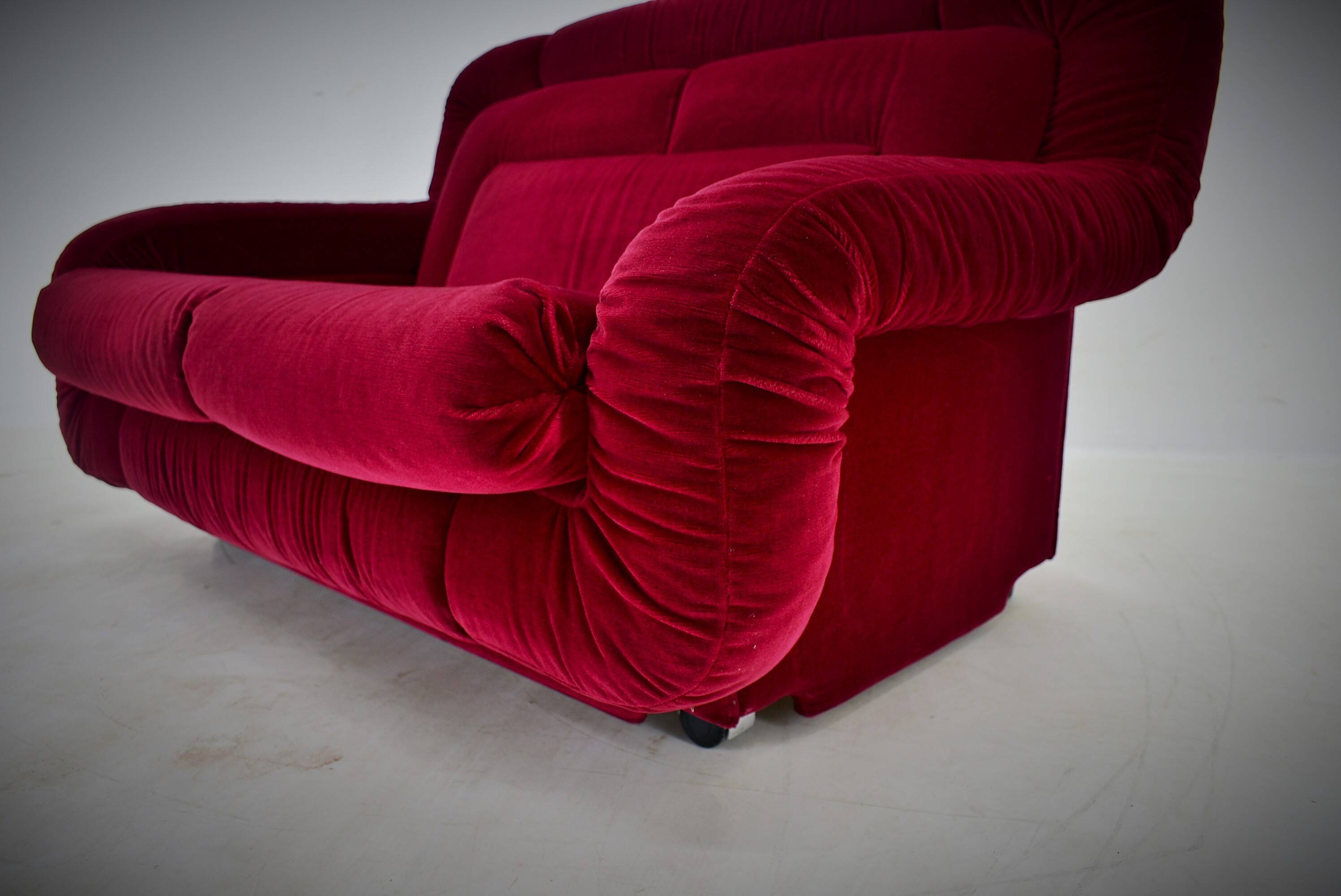 Two-seater canapé, rare from the 1970s, Italy.