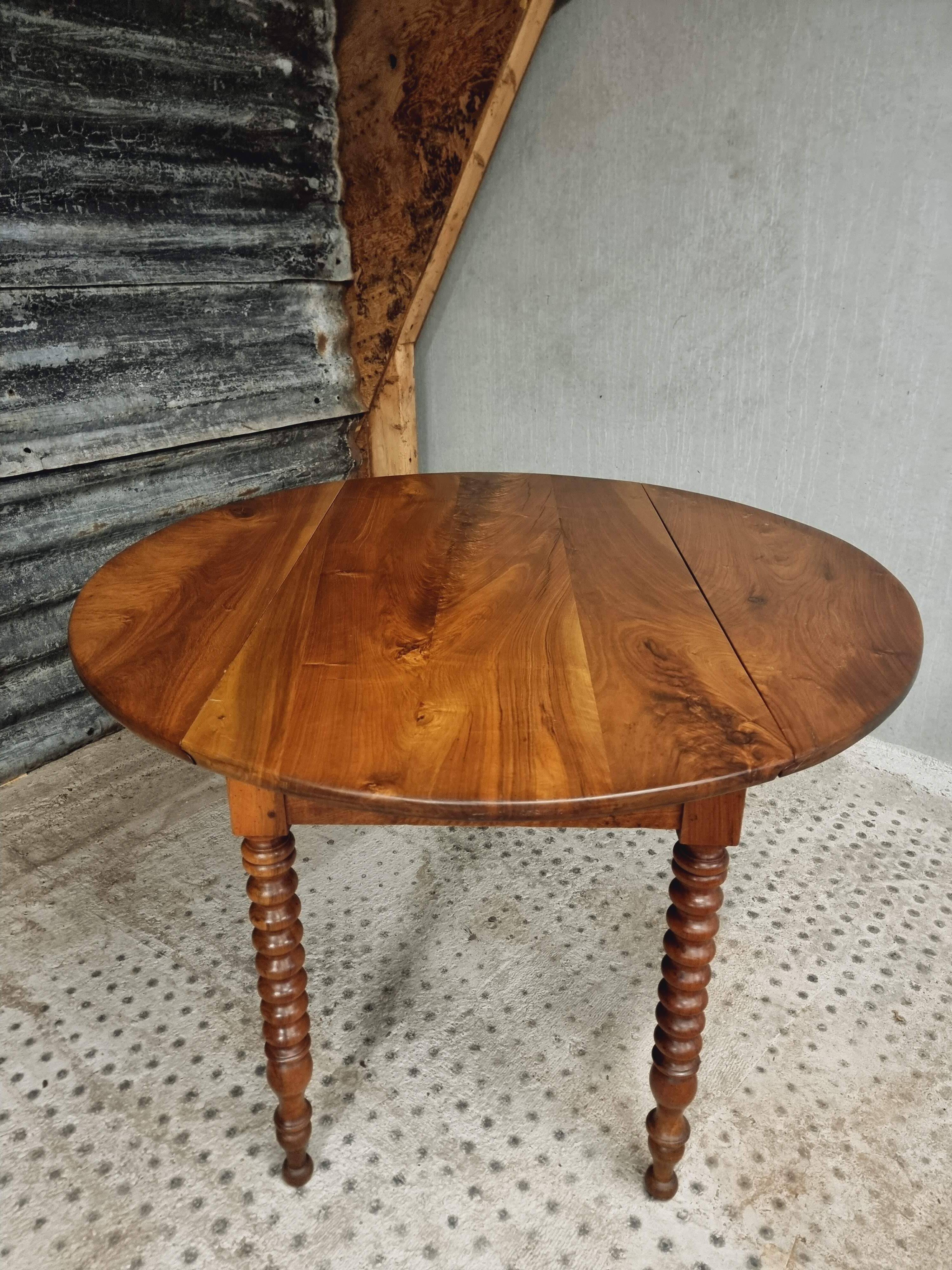 Antique round table drop-leaf table 125 cm walnut
