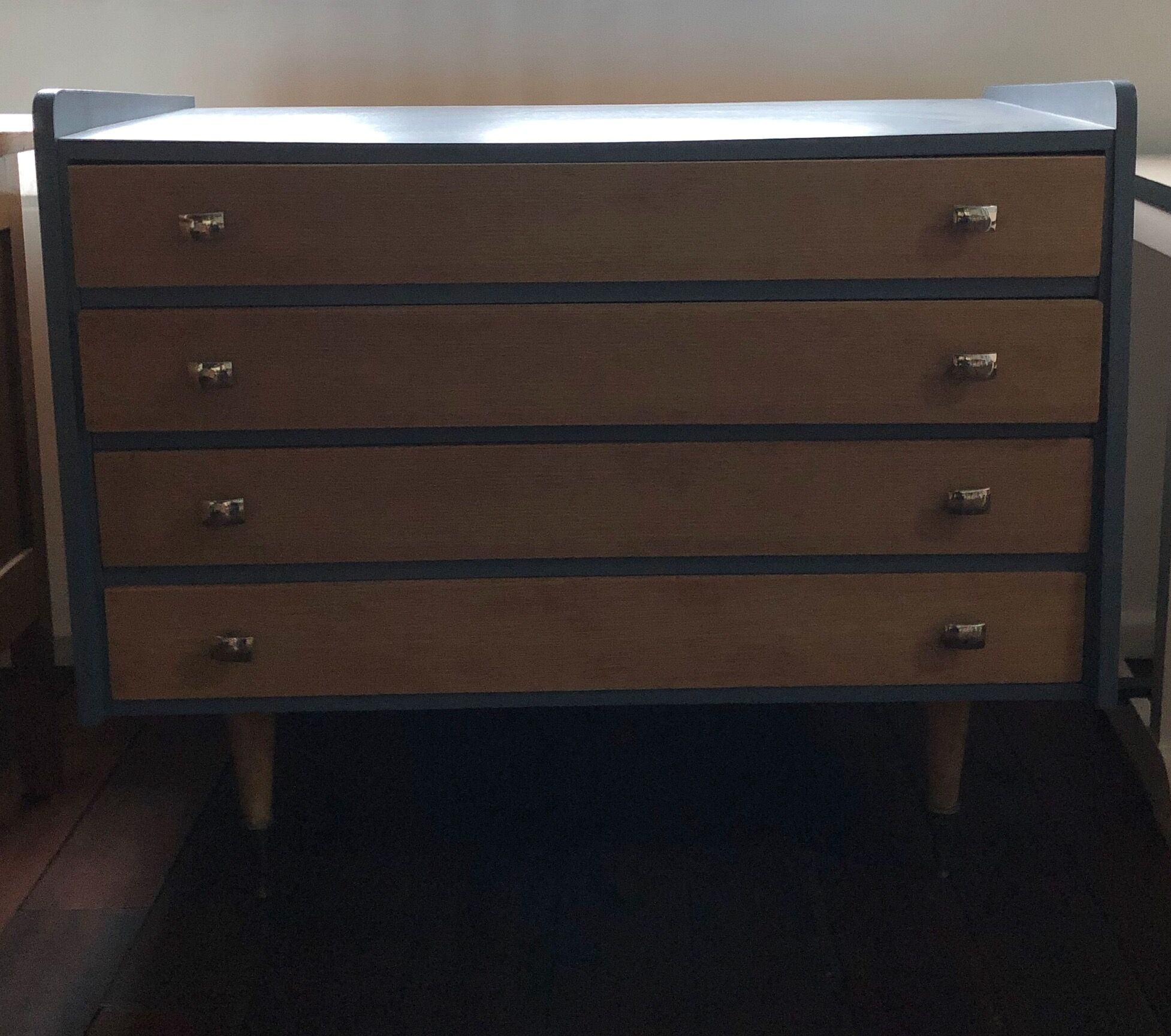 Dresser 60