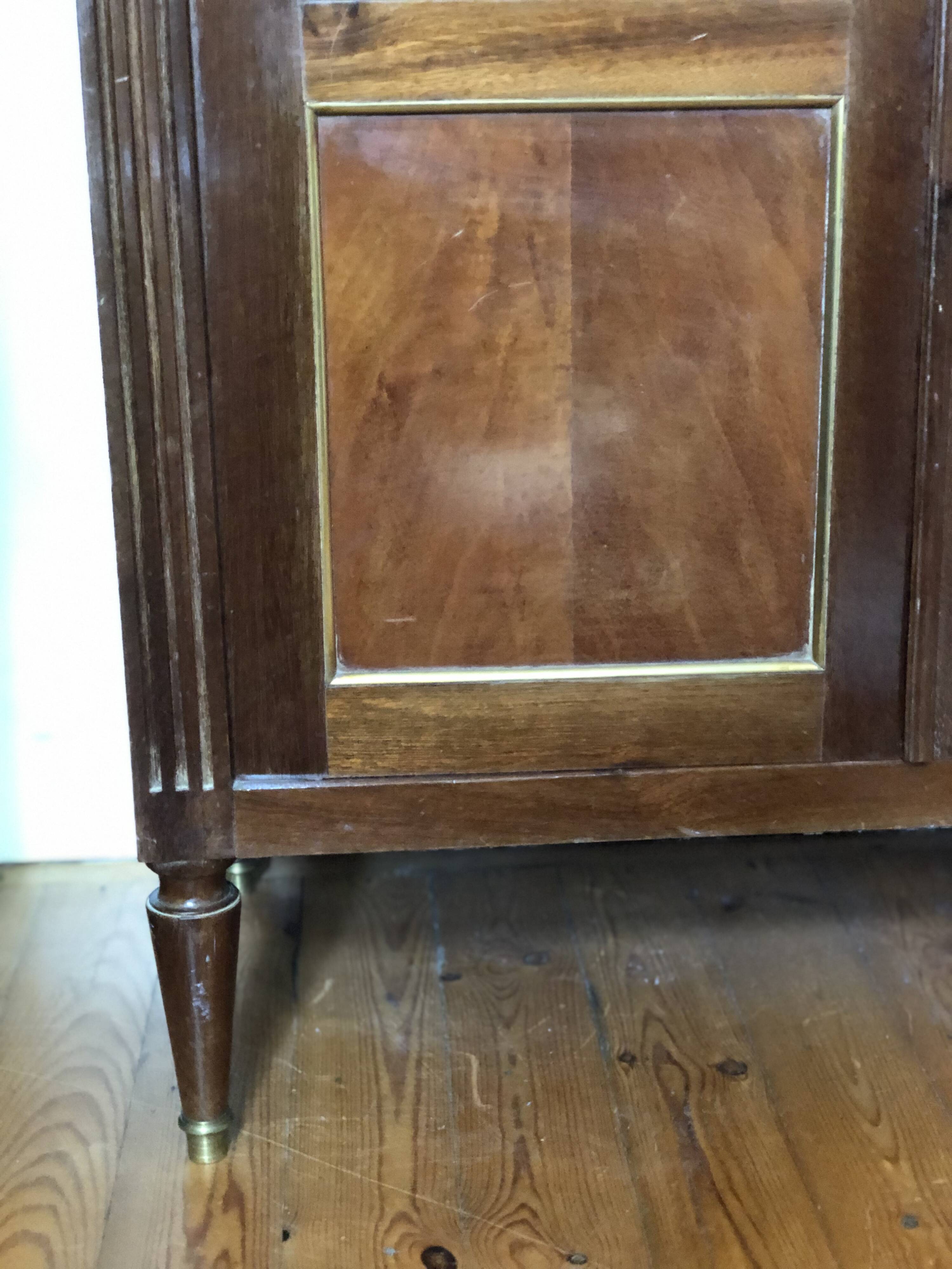 Vitrine / bibliothèque style Louis XVI en acajou et marbre - Début XXème